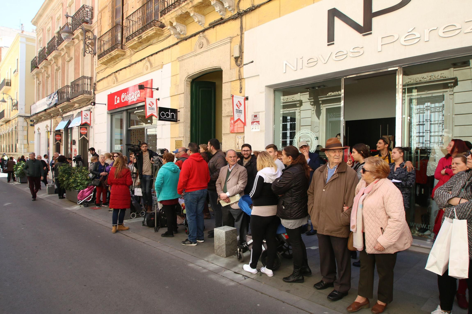 Las imágenes de la capilla ardiente por Gabriel