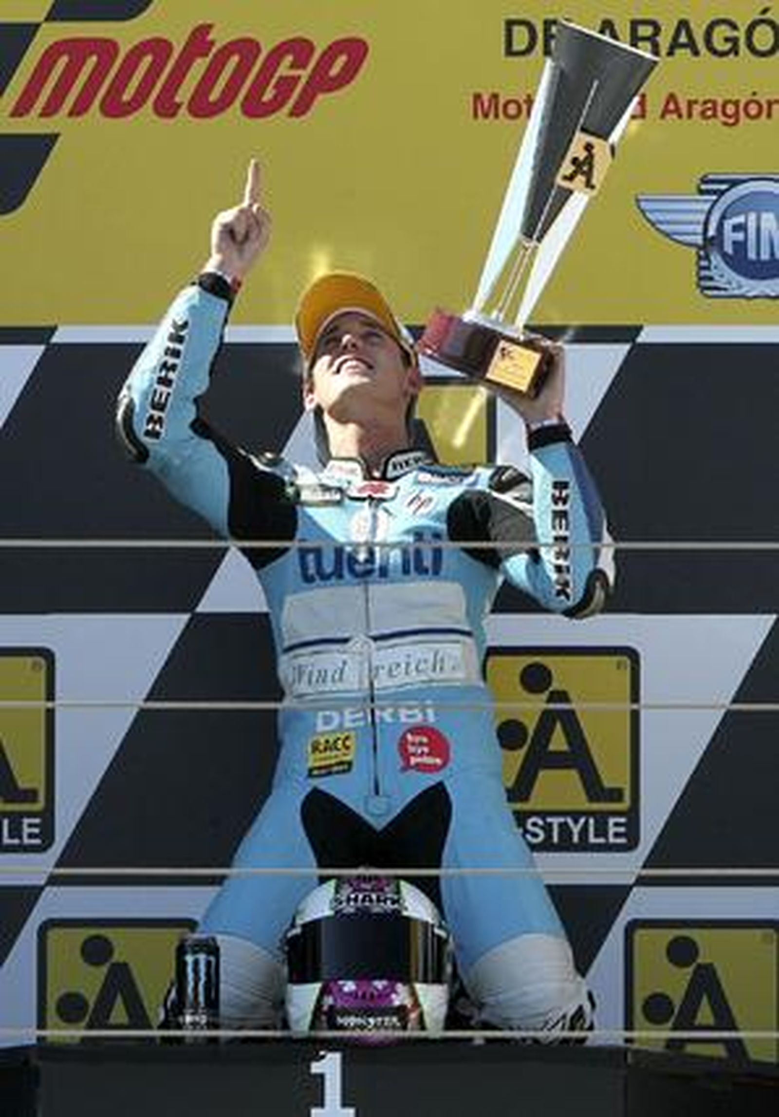 Pol Espargaró, vencedor en 125 cc en el Gran Premio de Aragón.

Foto: Efe / Afp Photo / Reuters