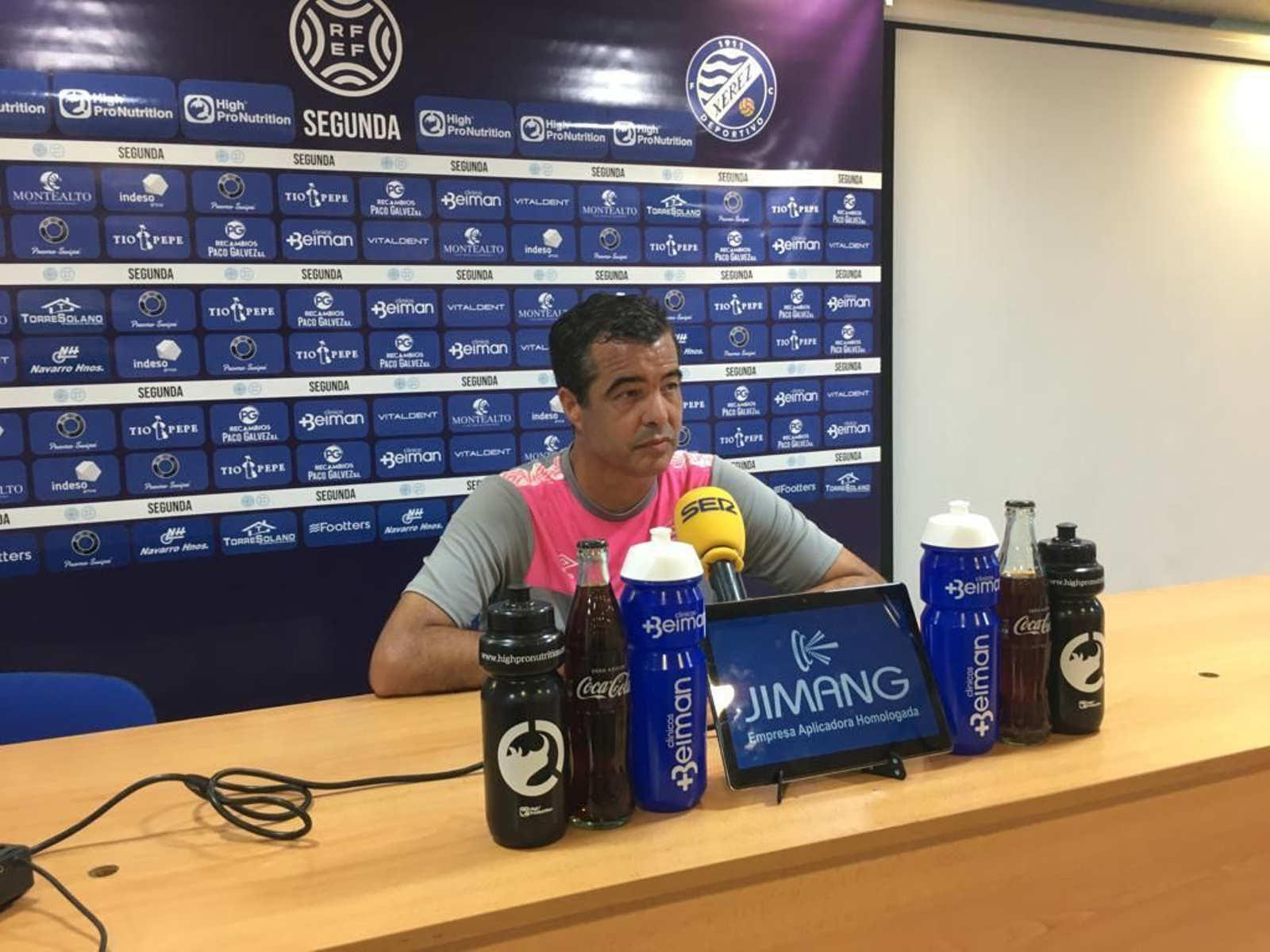 Pérez Herrera, técnico del Xerez DFC, apuesta por un buen resultado en Murcia.