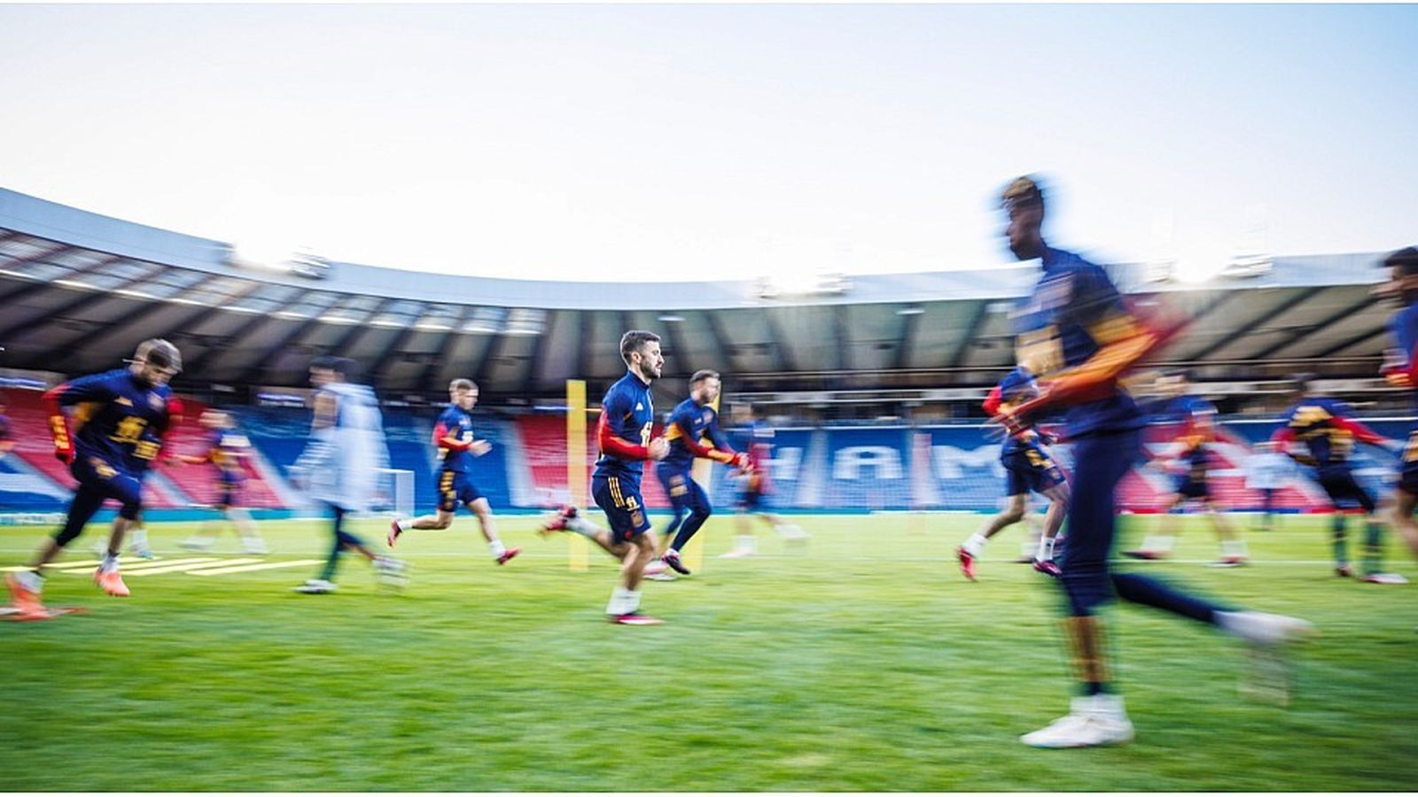 España entrena en Glasgow.