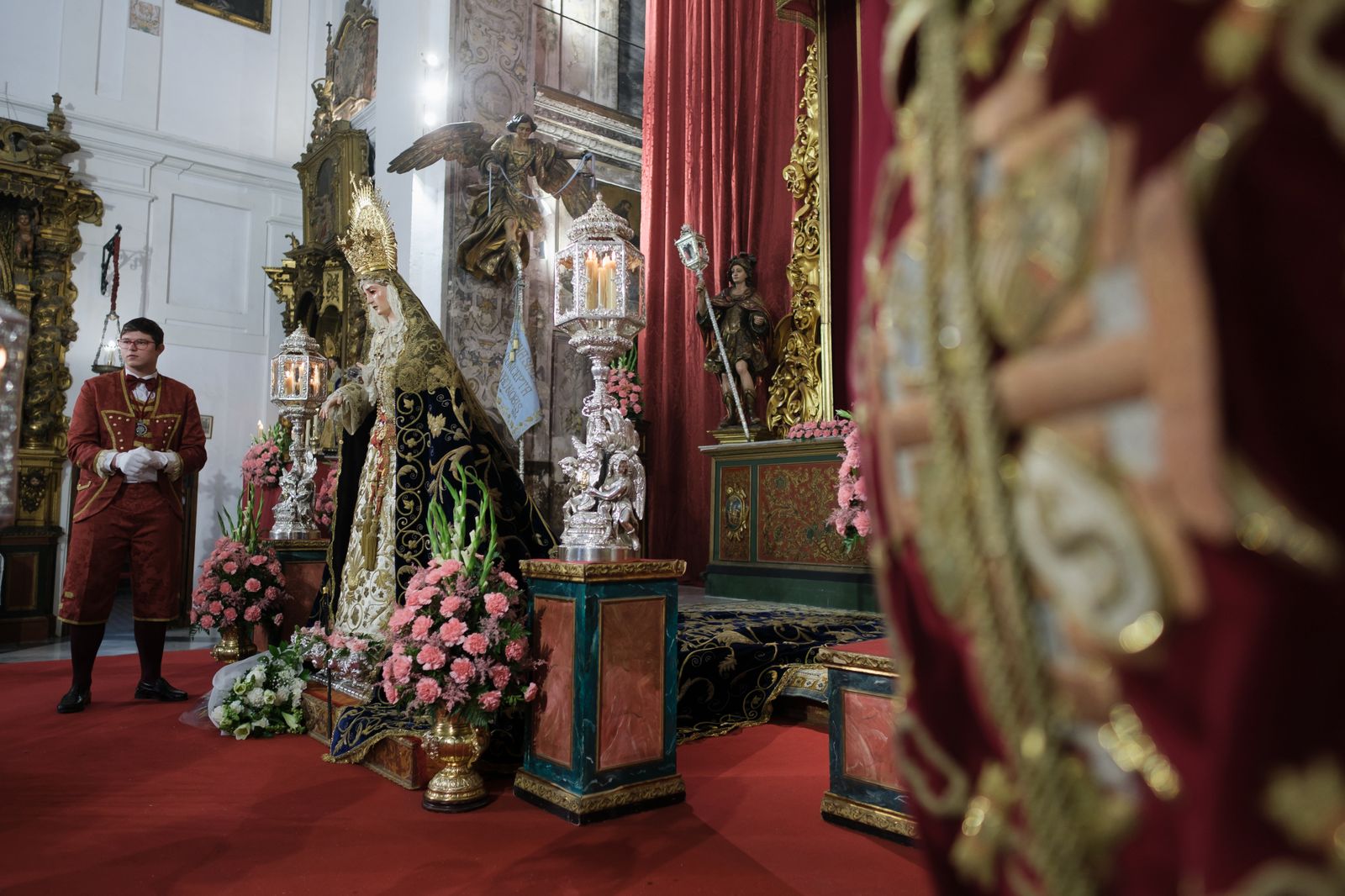 Las imágenes del besamanos a la Virgen del Subterráneo de la Sagrada Cena
