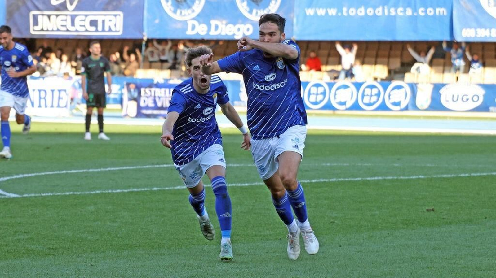 Diego Domínguez Fernández celabrando un gol con el Xerez CD.