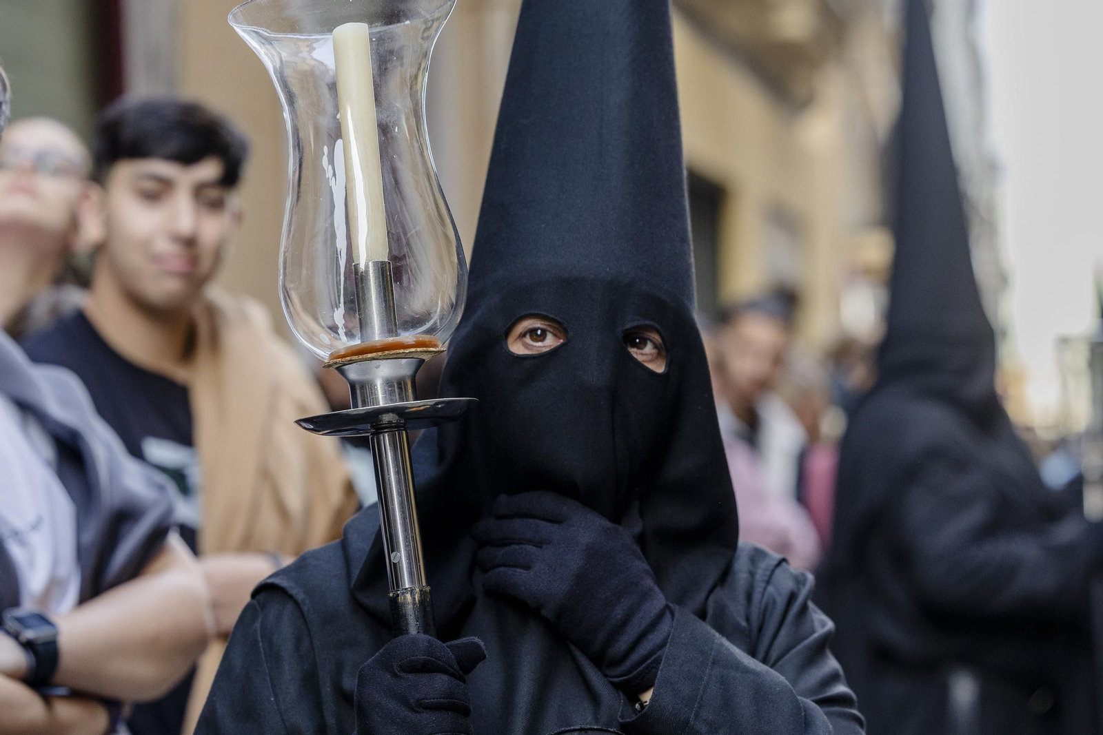 Imágenes de la procesión de la Virgen de los Dolores de Servitas en Cádiz