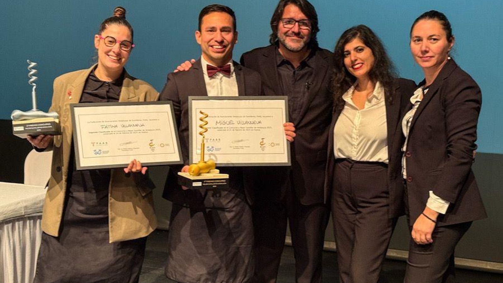 Foto de grupo de los ganadores del certámen