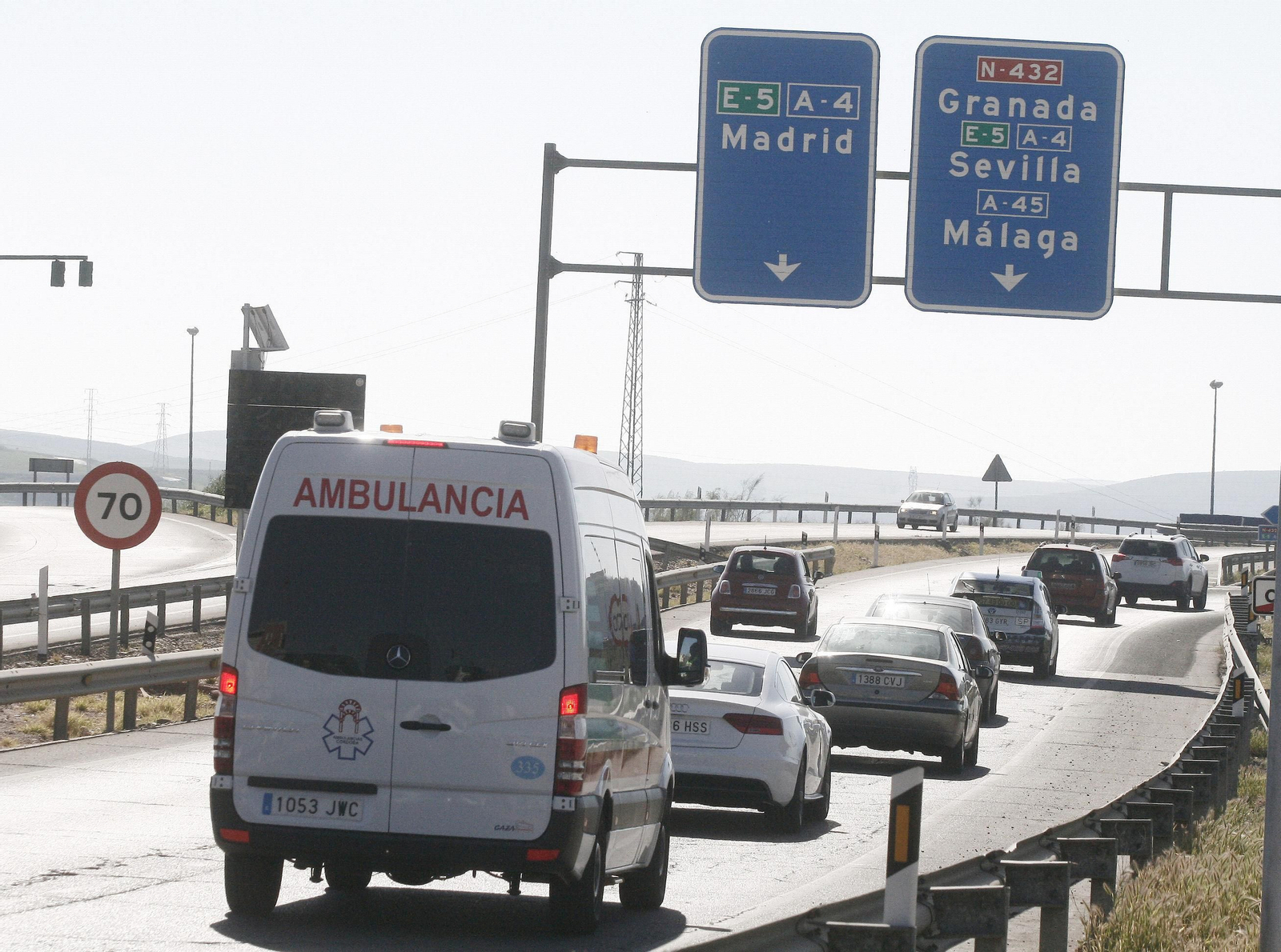 Atasco de tráfico en la salida 403 de la Autovía de Andalucía, en la zona de El Arcángel.