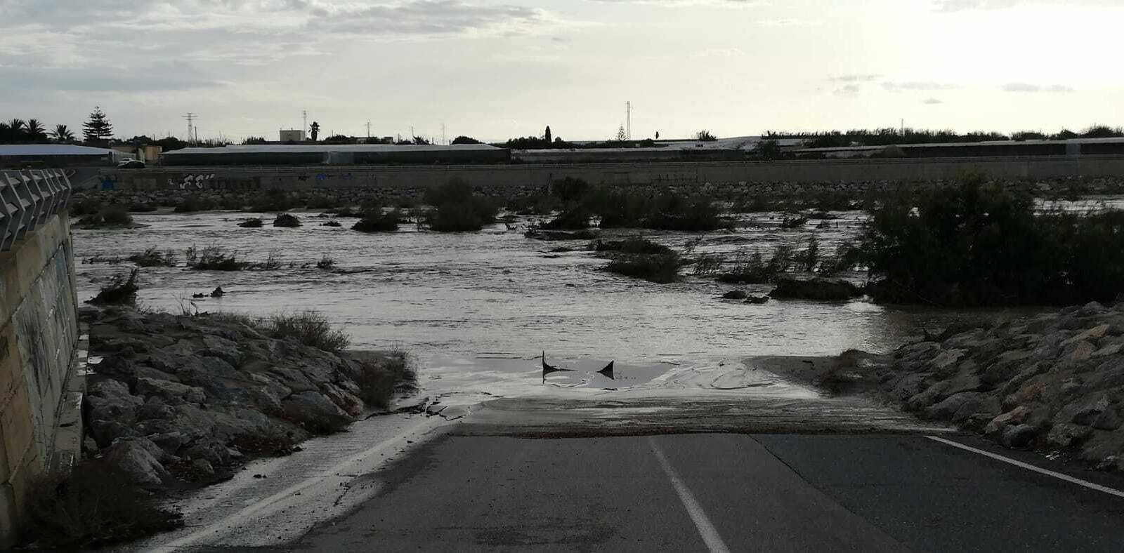 Las imágenes del paso de la gota fría por Almería