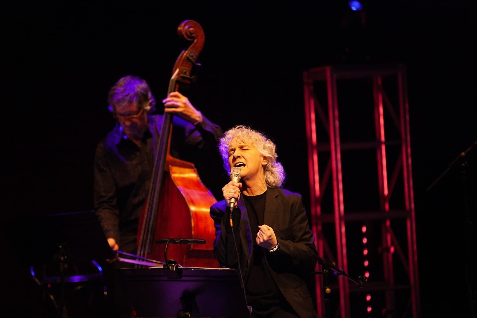 Mayte Martín actúa en Rodalquilar.