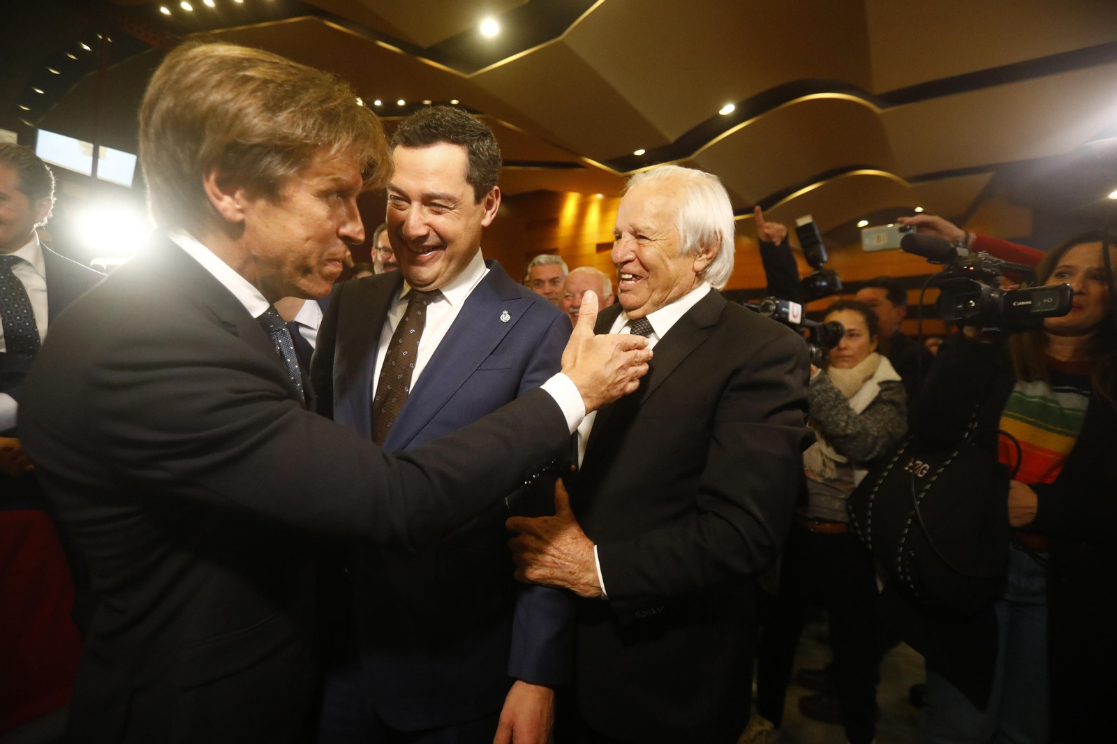 El abrazo de reconciliación de El Cordobés con su hijo, en imágenes
