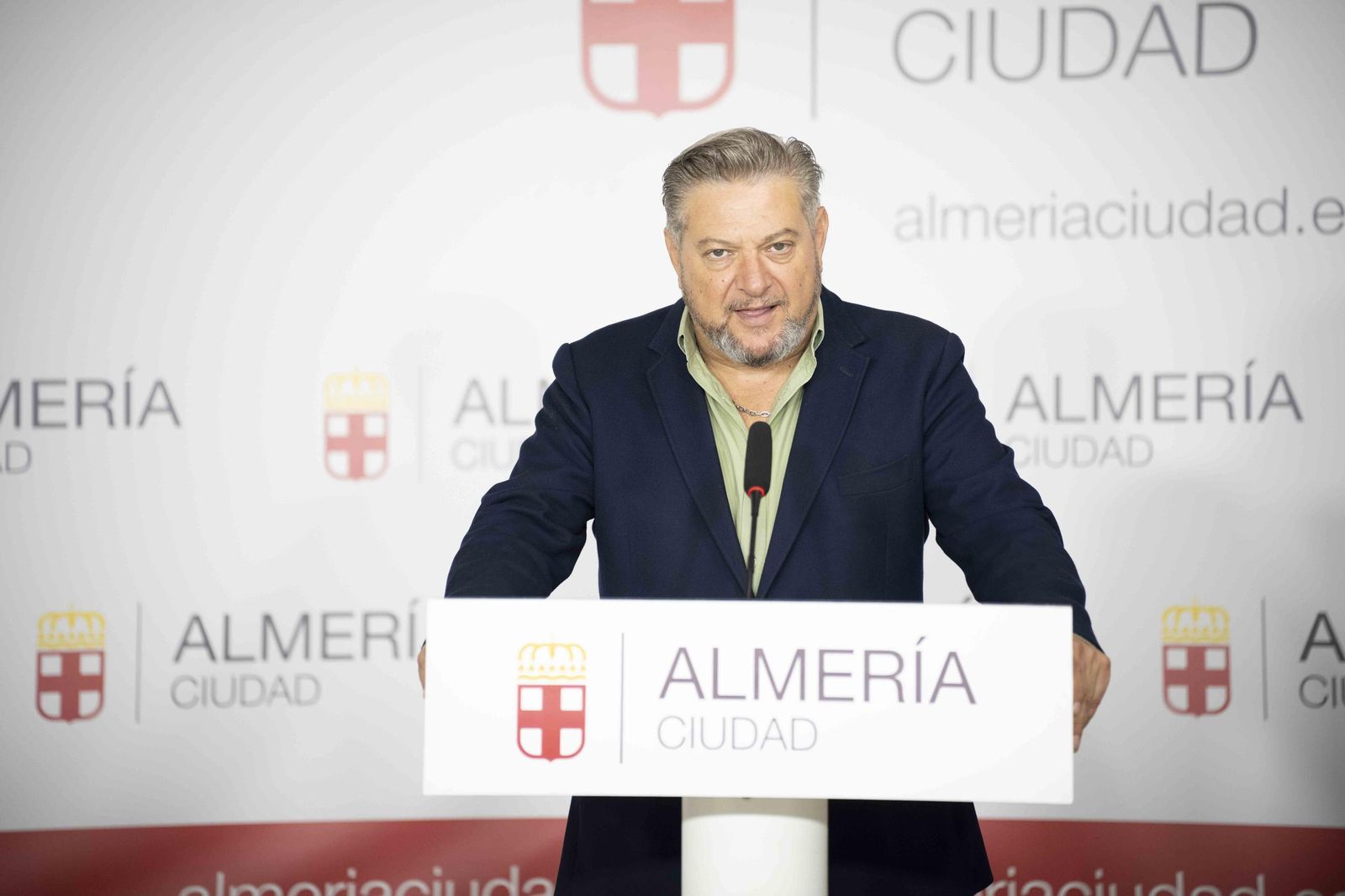 El concejal Diego Cruz presentando la programación cultural de otoño.