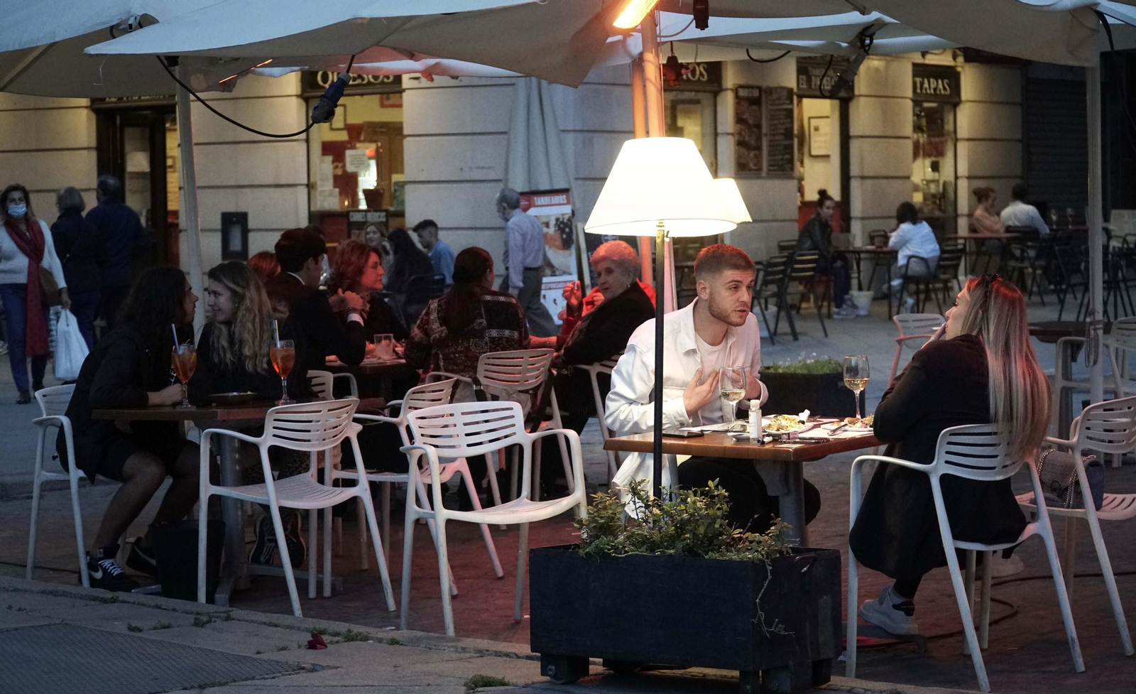 La terraza del bar Laredo, en Sevilla.
