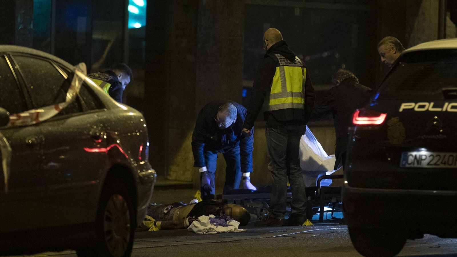Fotos del suceso ante la comisaría de la Policía Nacional en Nervión