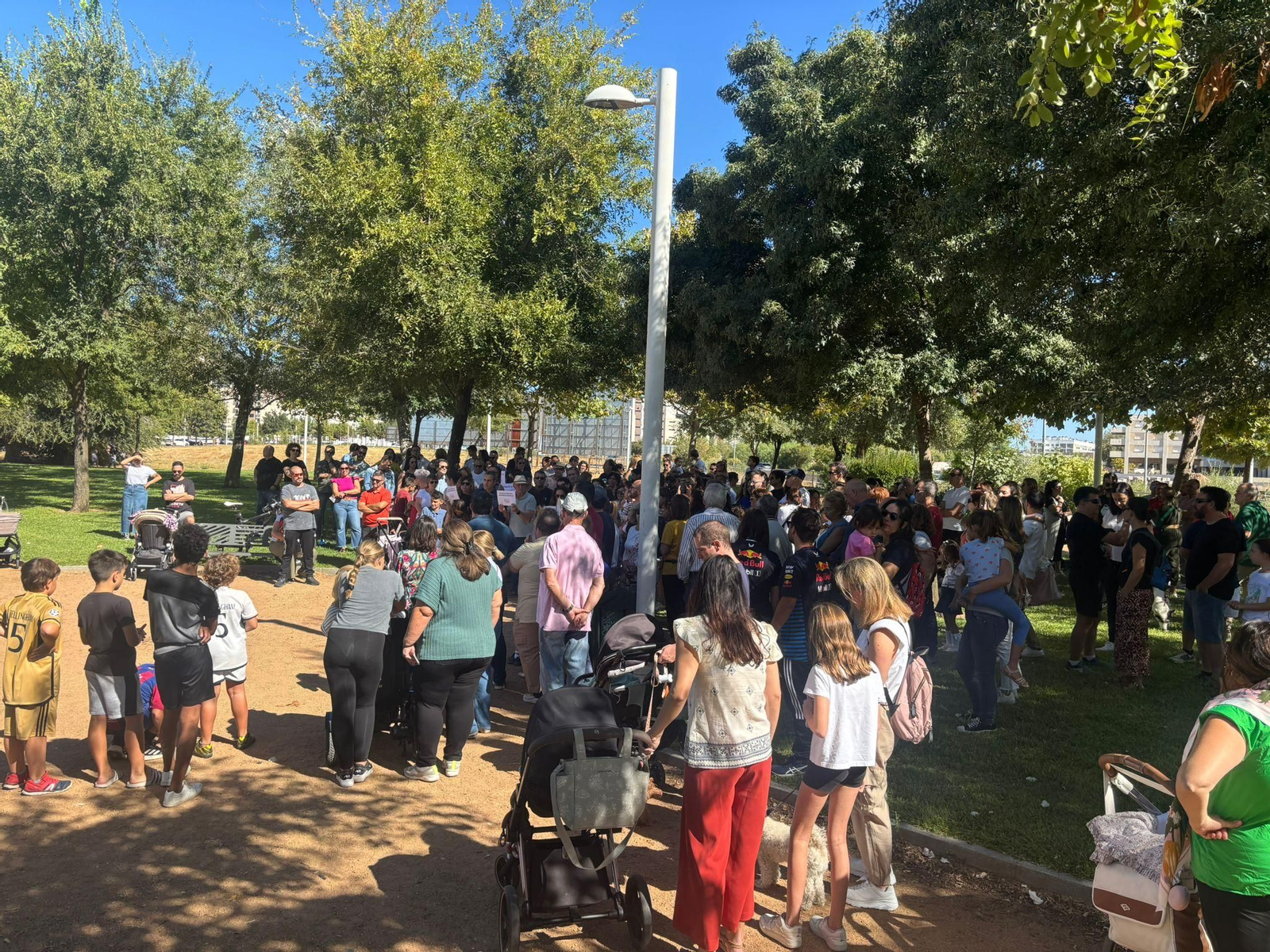 Un momento de la concentración vecinal