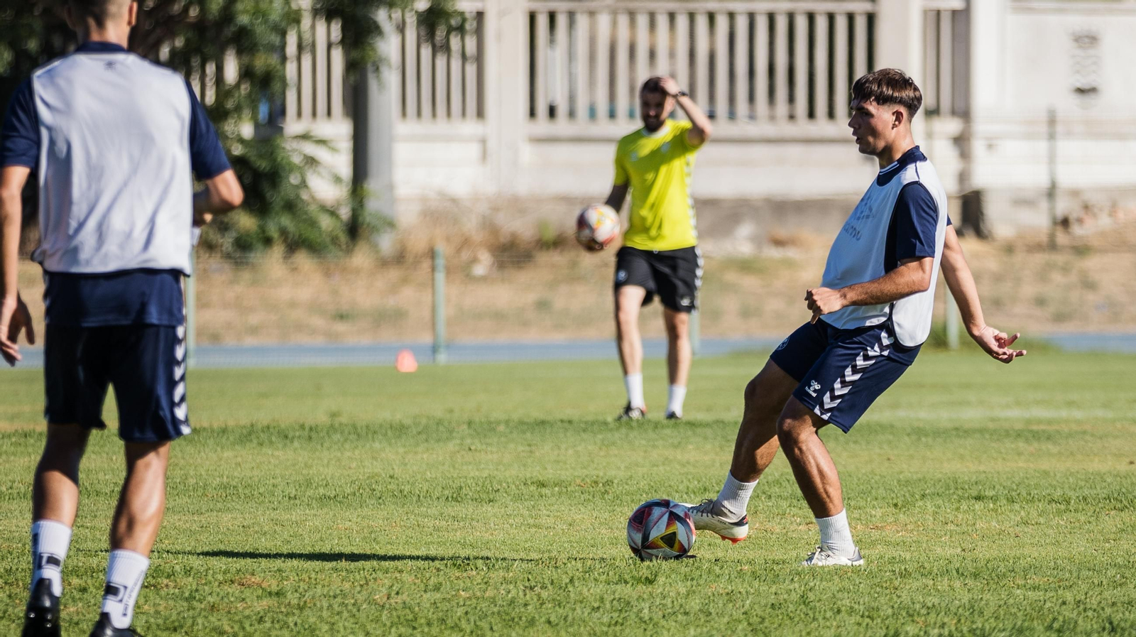 Las mejores imágenes del primer día de entrenamiento del Xerez DFC