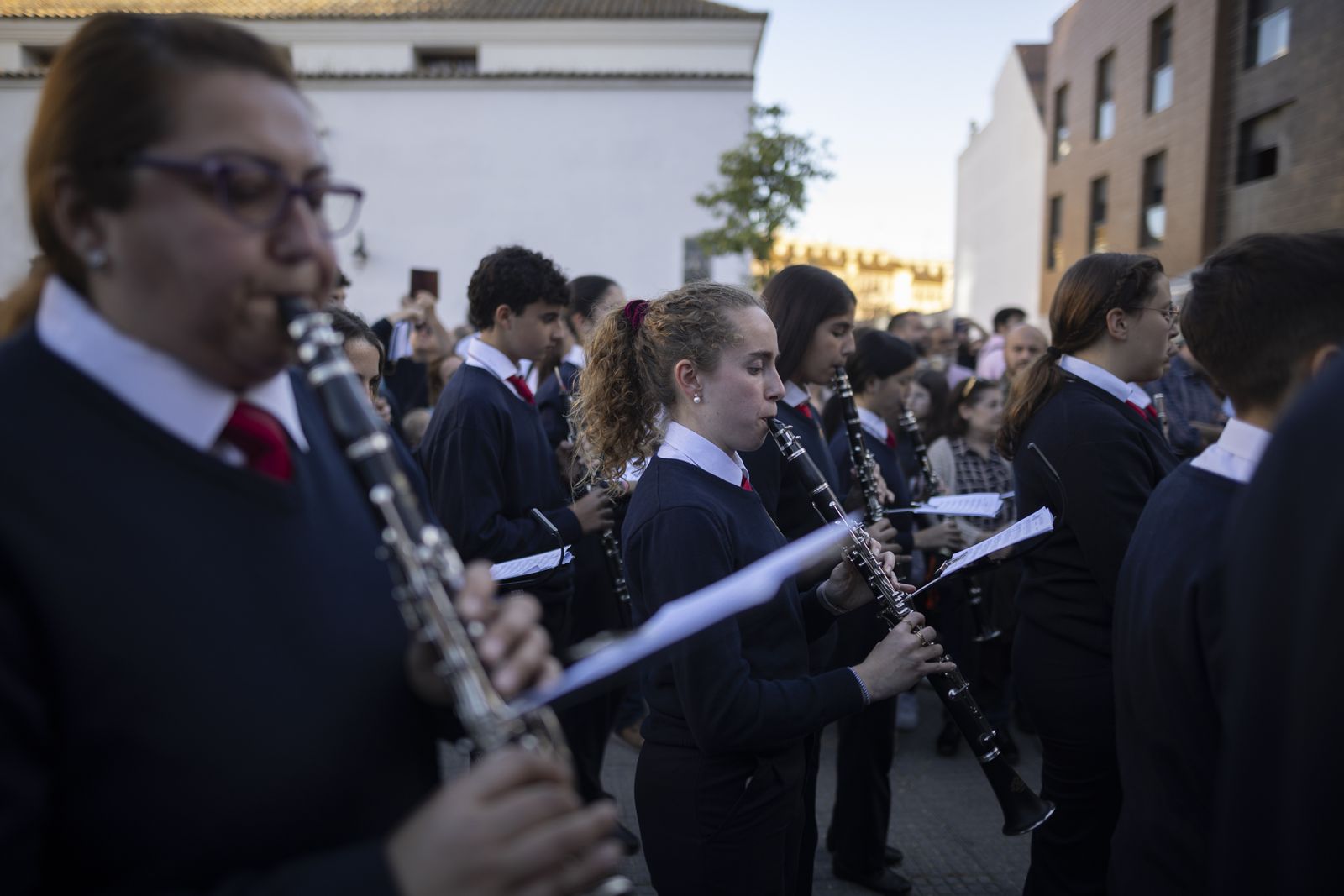 La Hermandad del Santo Entierro de la Semana Santa de Huelva 2023, en imágenes