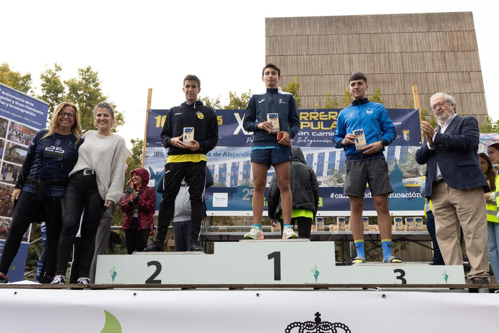 Atletismo por la paz y la integración en la XXV Carrera y Caminata del IES Santa Catalina de Alejandría (II)