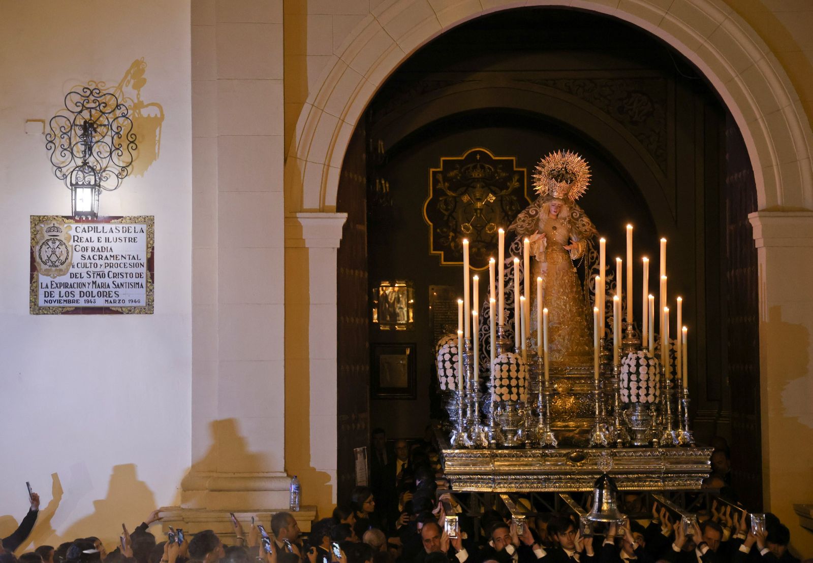 Los mejores momentos del Viernes de Dolores en Málaga, en fotos