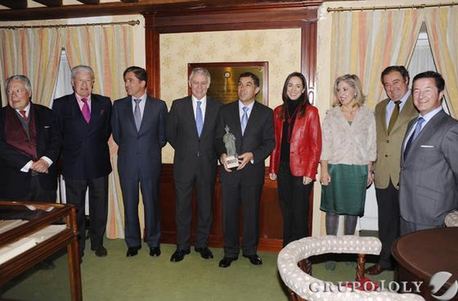 Lorenzo del Río, junto a responsables de Cajasol-Banca Cívica, Casino Gaditano y Diario de Cádiz, antes de su conferencia.

Foto: Joaquín Hernández Kiki