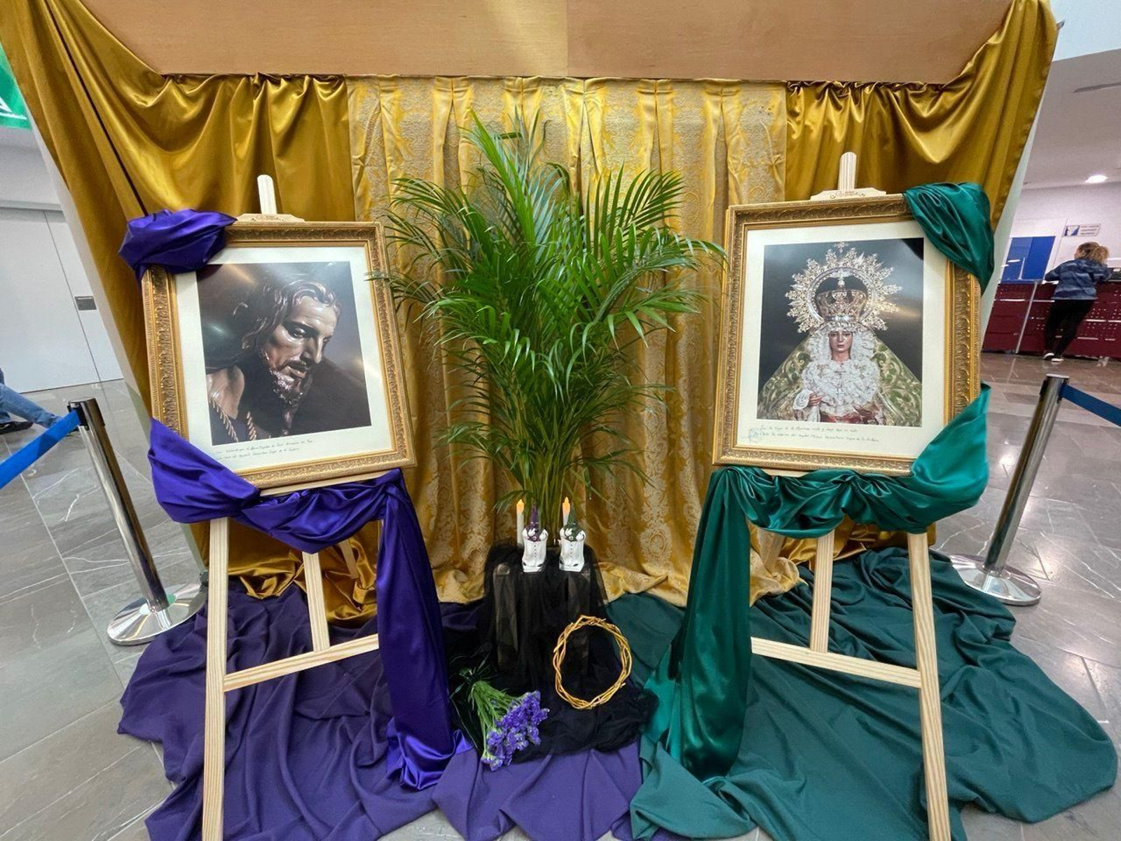 Los cuadros, expuestos en el Clínico.