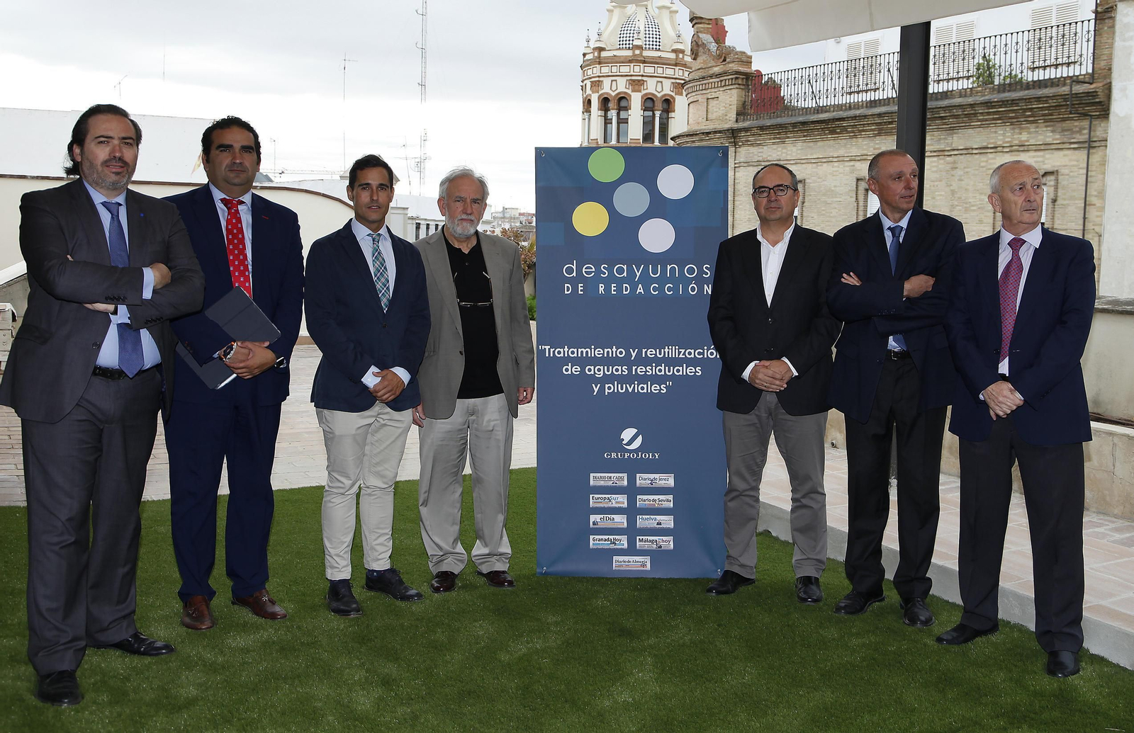 Los participantes en el desayuno organizado por el Grupo Joly.