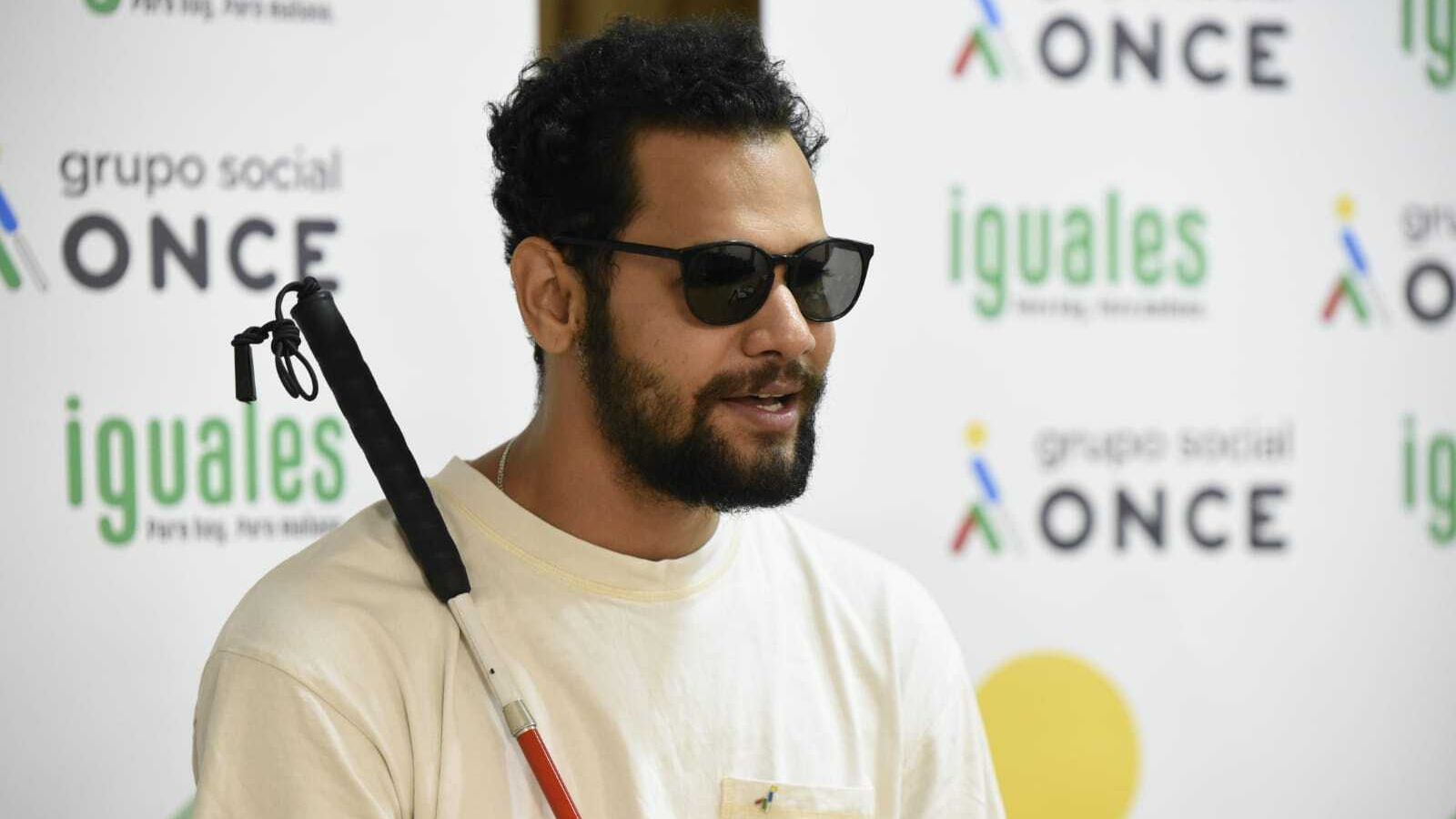 Ionut Antonio Acin se afilió a la ONCE al quedar sordociego hace cinco meses.