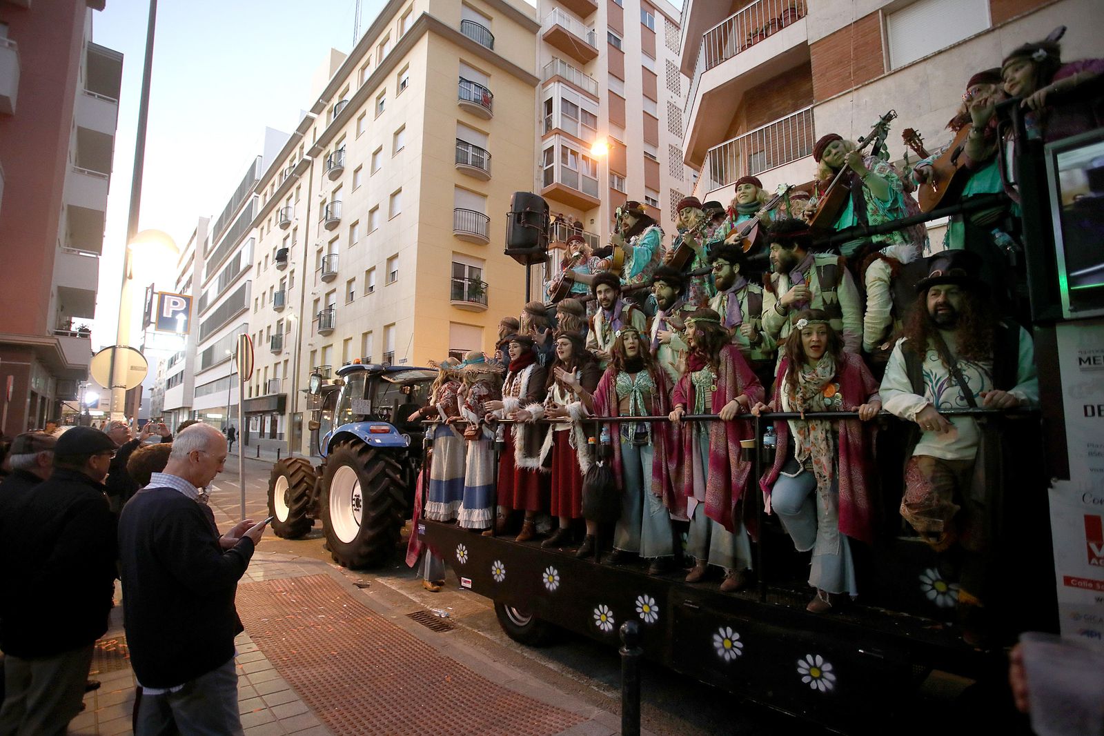 Las imágenes del carrusel de coros en el paseo marítimo