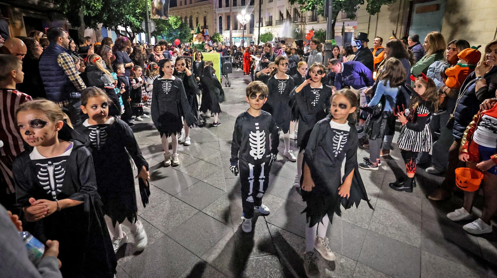 Búscate en la cabalgata de Halloween de Jerez