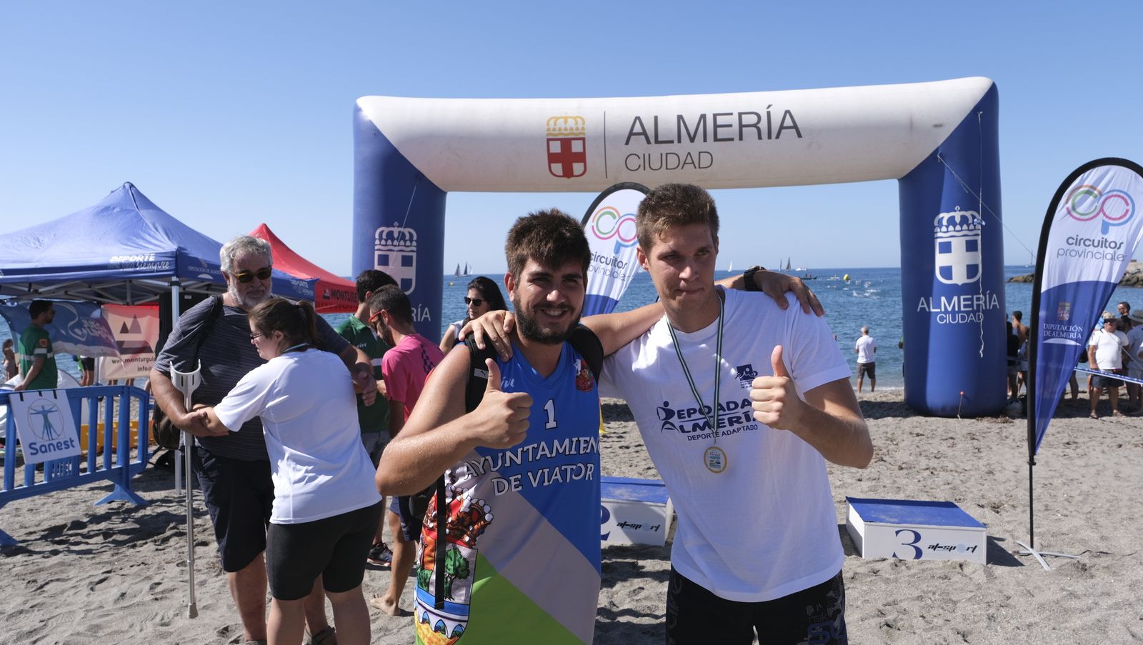 Imágenes de la travesía a nado de la Feria de Almería 2022