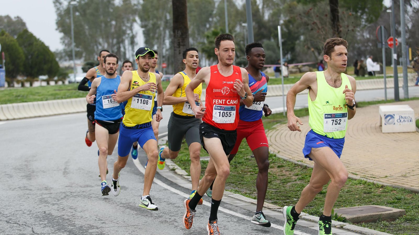Hay diferentes categorías en la carrera popular.