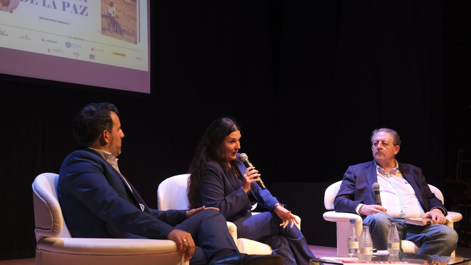 Las imágenes del Diario de los Libros con la escritora Rosario Raro