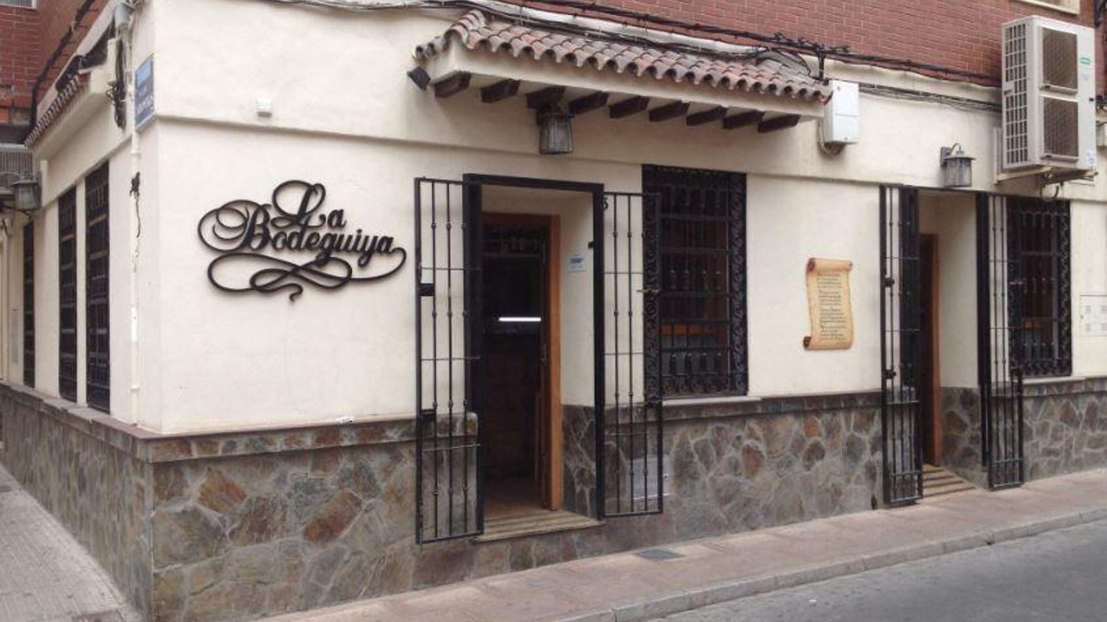 La Bodeguiya.