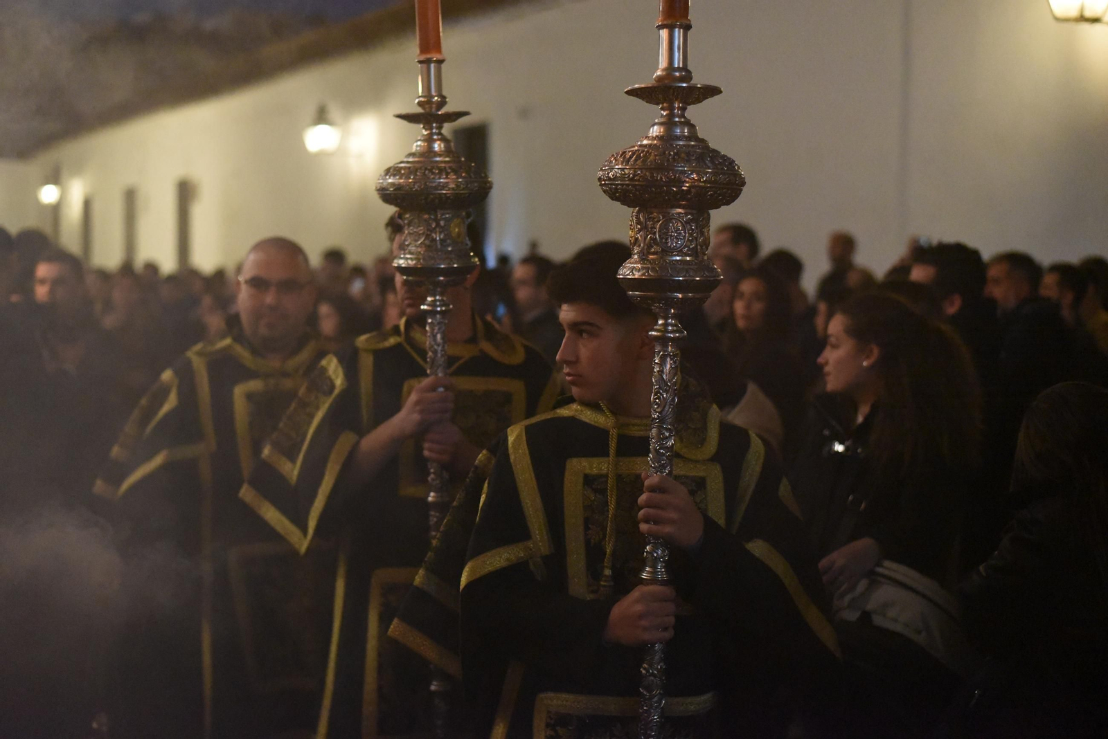Las mejores imágenes del vía crucis del Cristo de la Clemencia en Córdoba