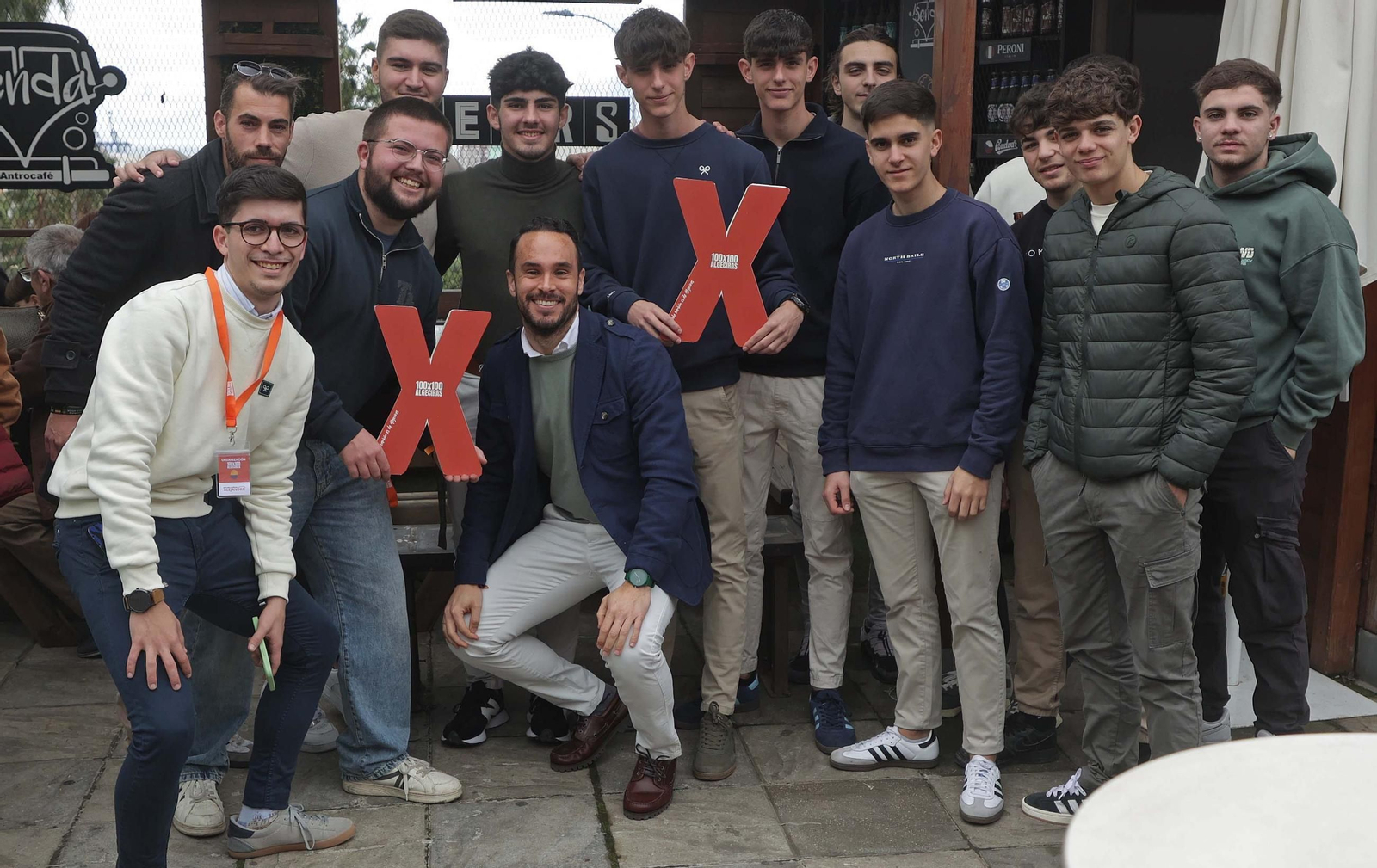 Caras conocidas en la convivencia de Algeciras 100x100, en imágenes