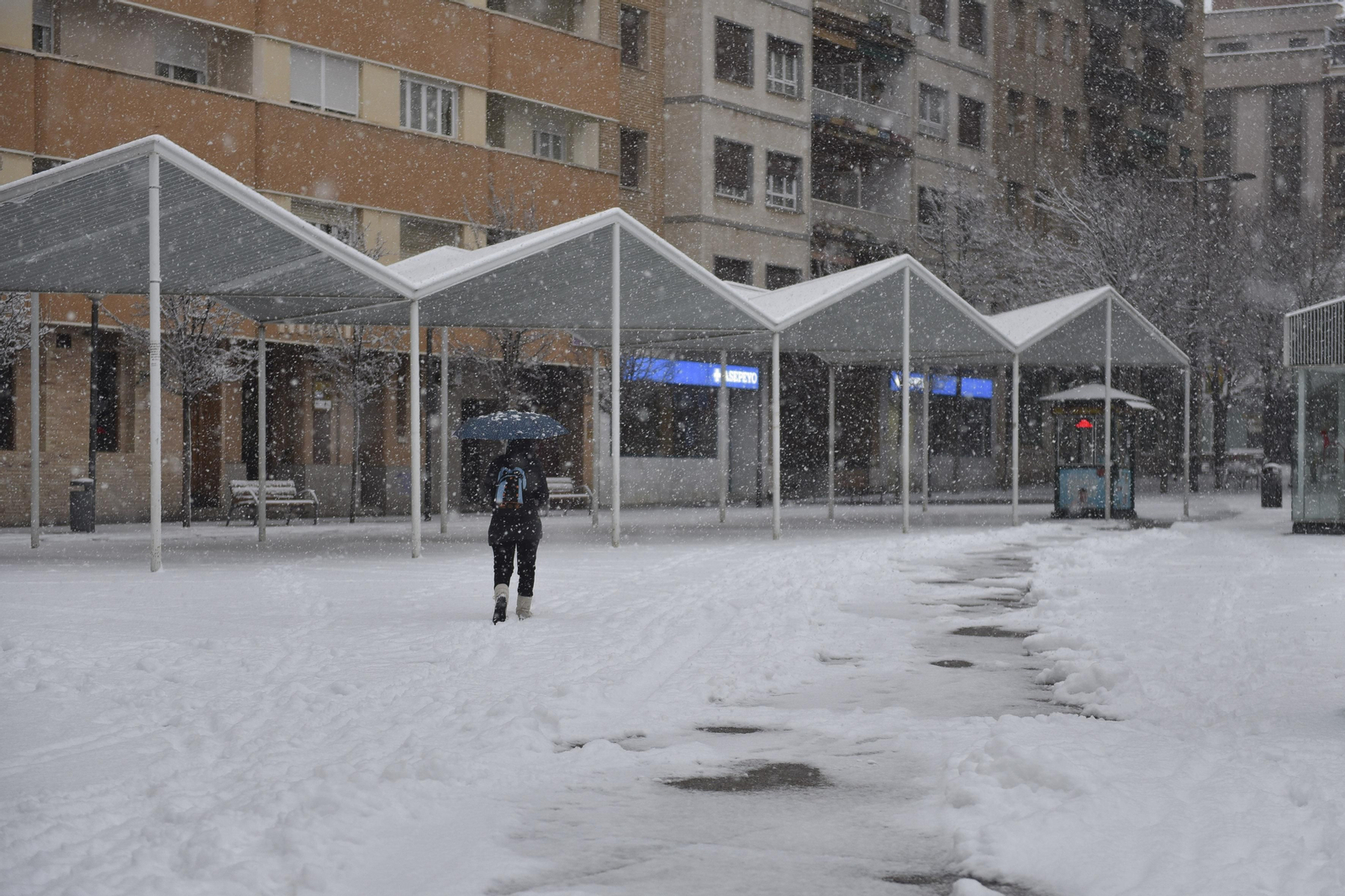 El segundo día del temporal 'Filomena' en imágenes: más nieve y caos