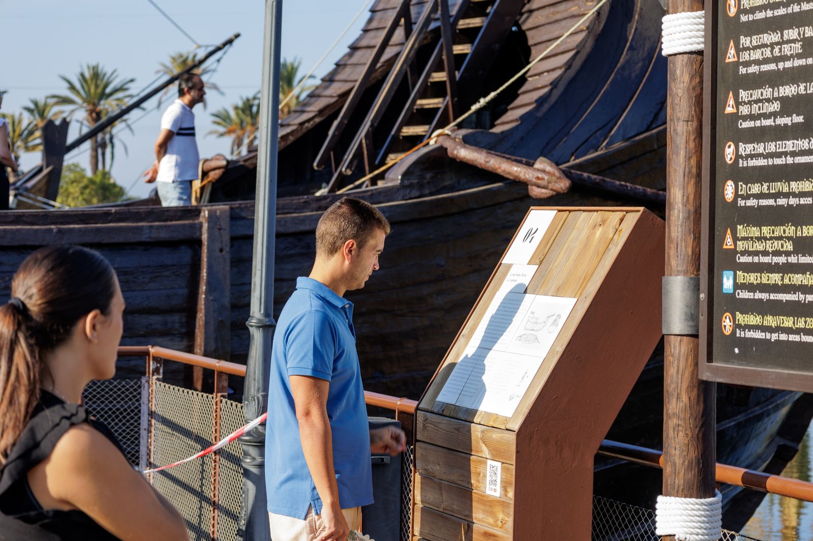 Las imágenes del Muelle de las Carabelas este 12 de octubre