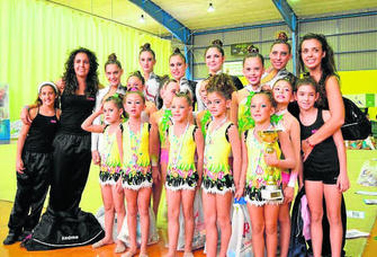 Equipo del Club de Gimnasia Rítmica San Fernando que estuvo presente en La Rinconada.