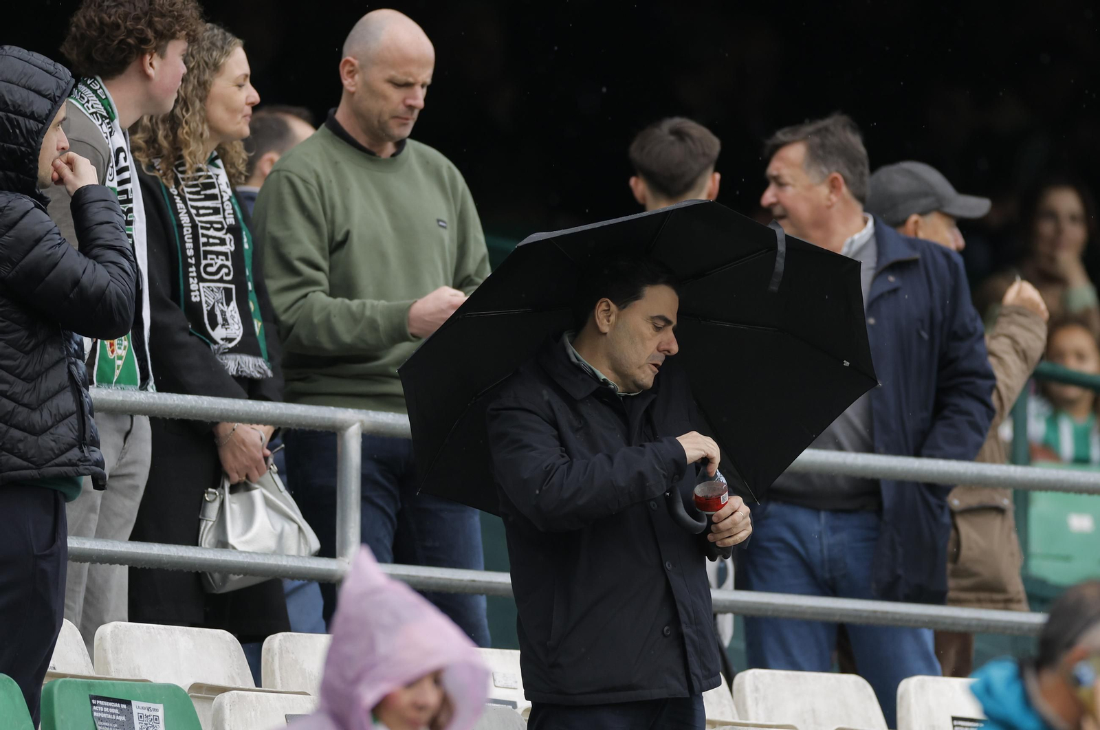 Búscate en las fotos del Betis - Vitoria Guimaraes