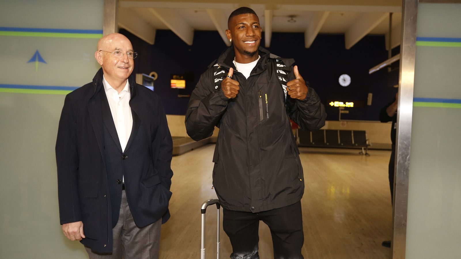 Emerson, recibido por Serra Ferrer.