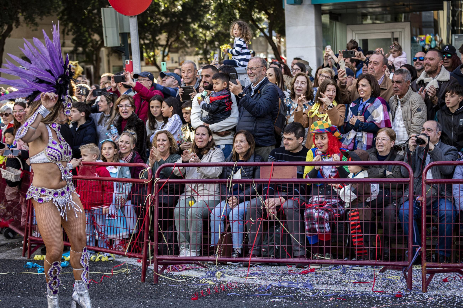 Búscate entre las mejores imágenes de la Cabalgata Magna