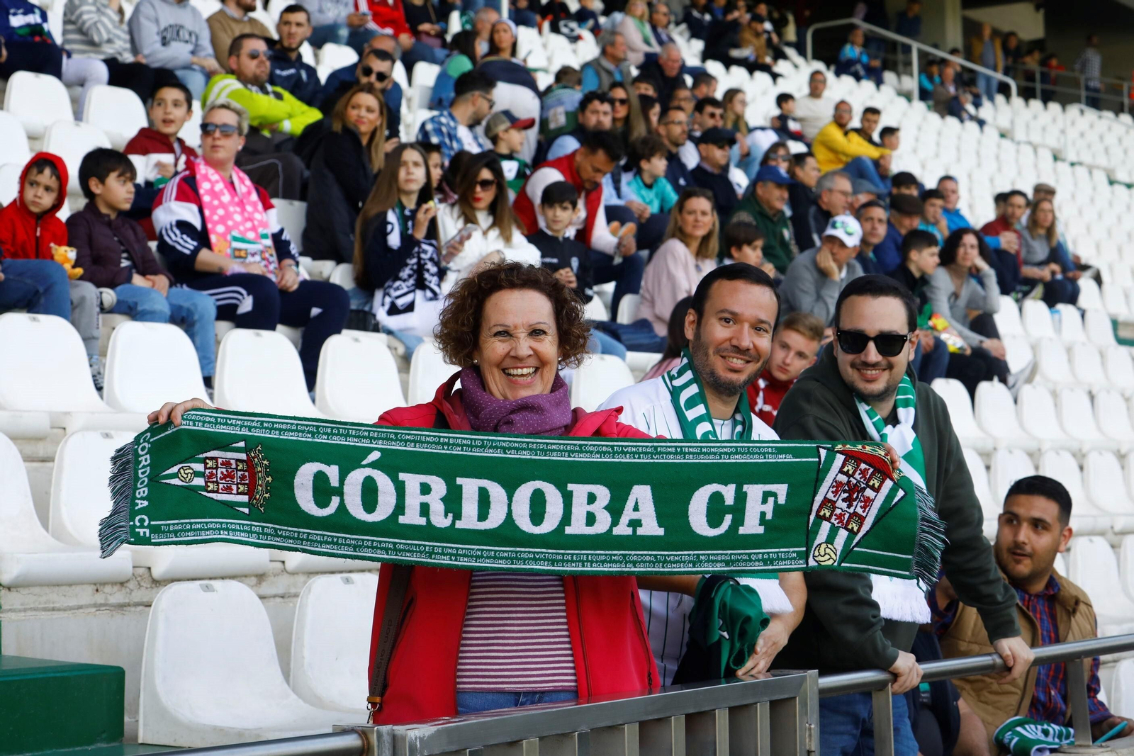 Las mejores fotos del ambiente en El Arcángel en el Córdoba CF - Ceuta