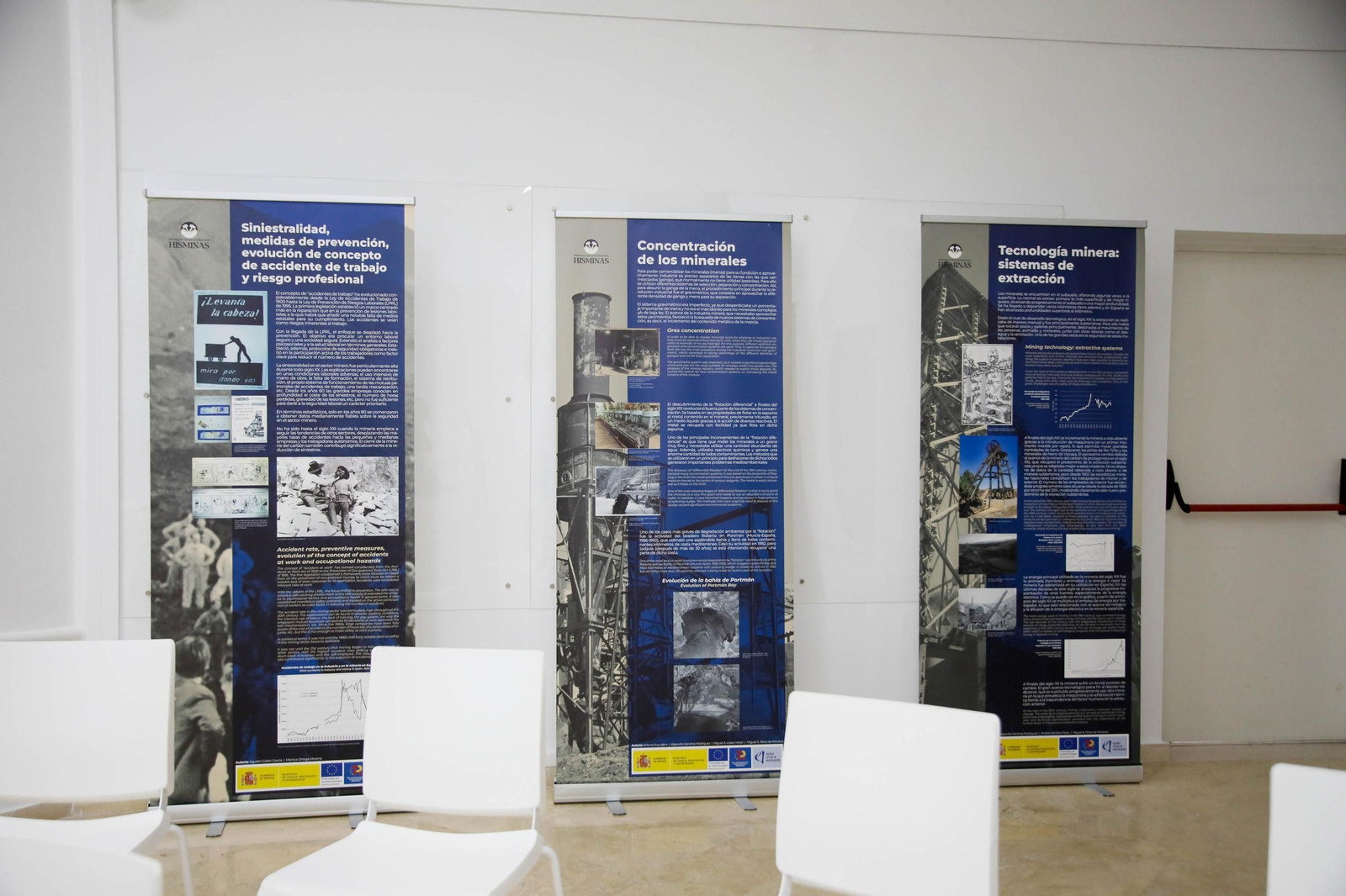 Imágenes de la presentación del documental "Almagrera, un sueño minero" en la biblioteca Villaespesa de Almería