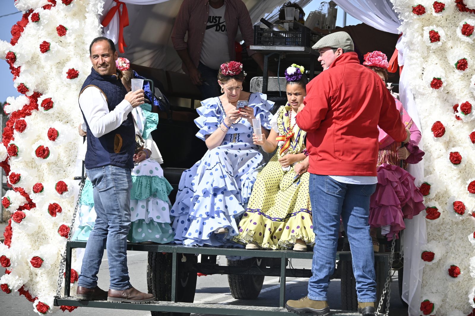 El Rocío 2024: las mejores imágenes de la salida de Emigrantes