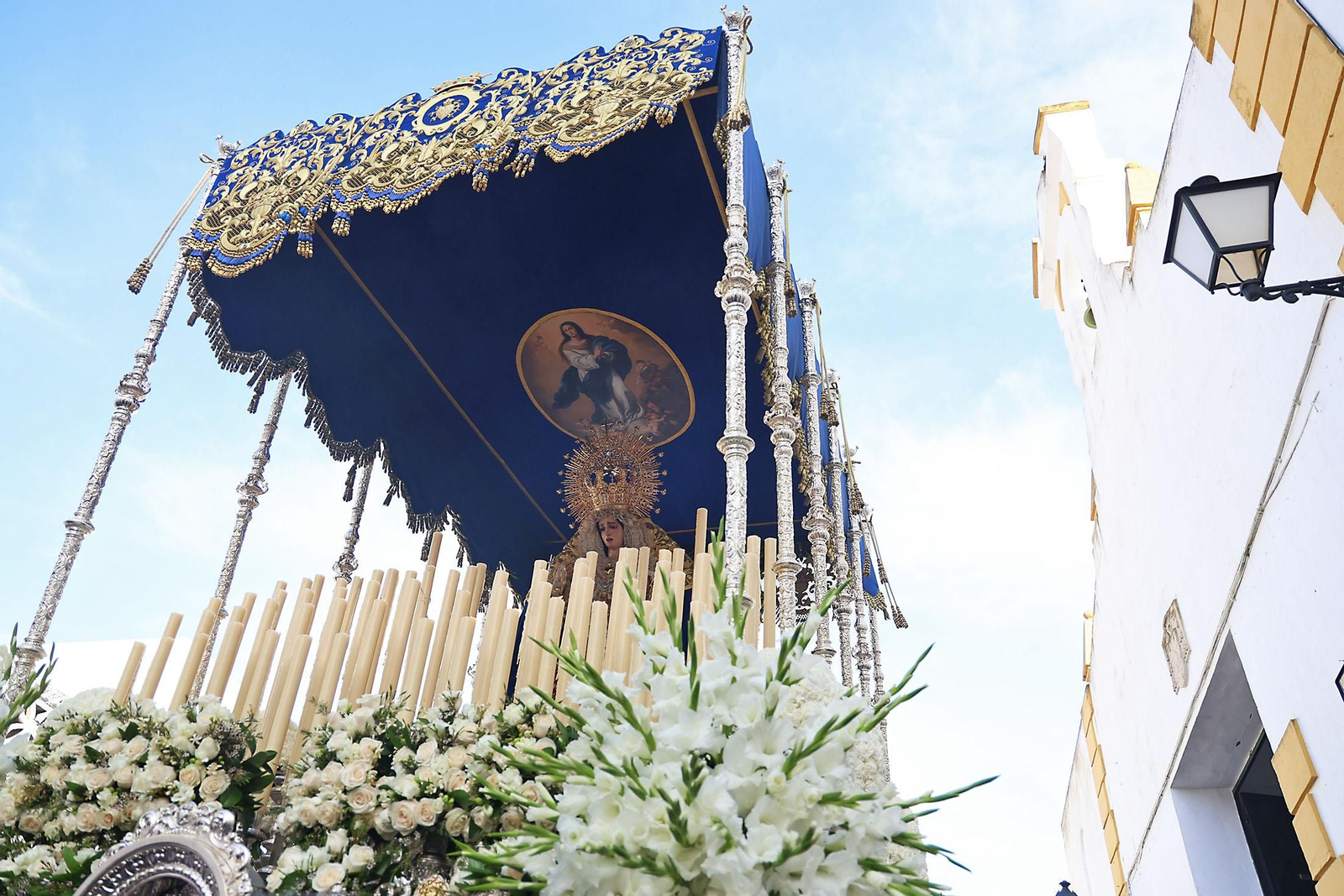 Imágenes de la VIrgen de Los Dolores por su barrio de las Colonias