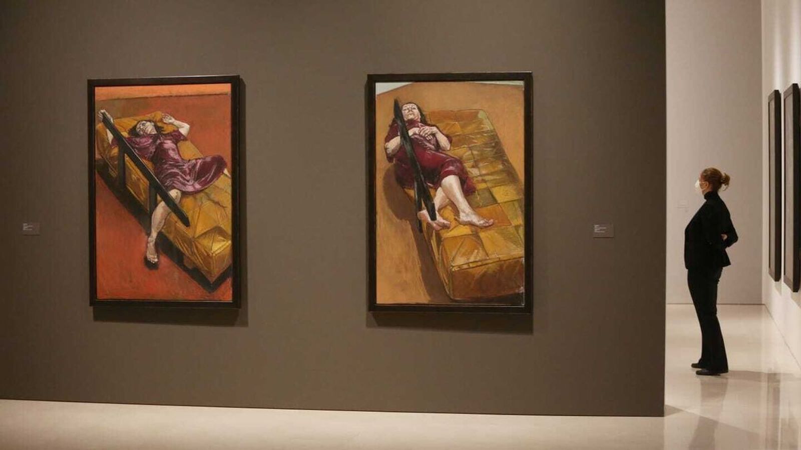 Dos de los lienzos de Rego en el MPM que forman parte de una serie sobre el aborto.