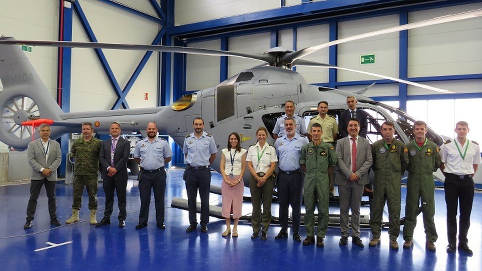 Entrega del tercer helicóptero H135 de Aribus para la Armada.