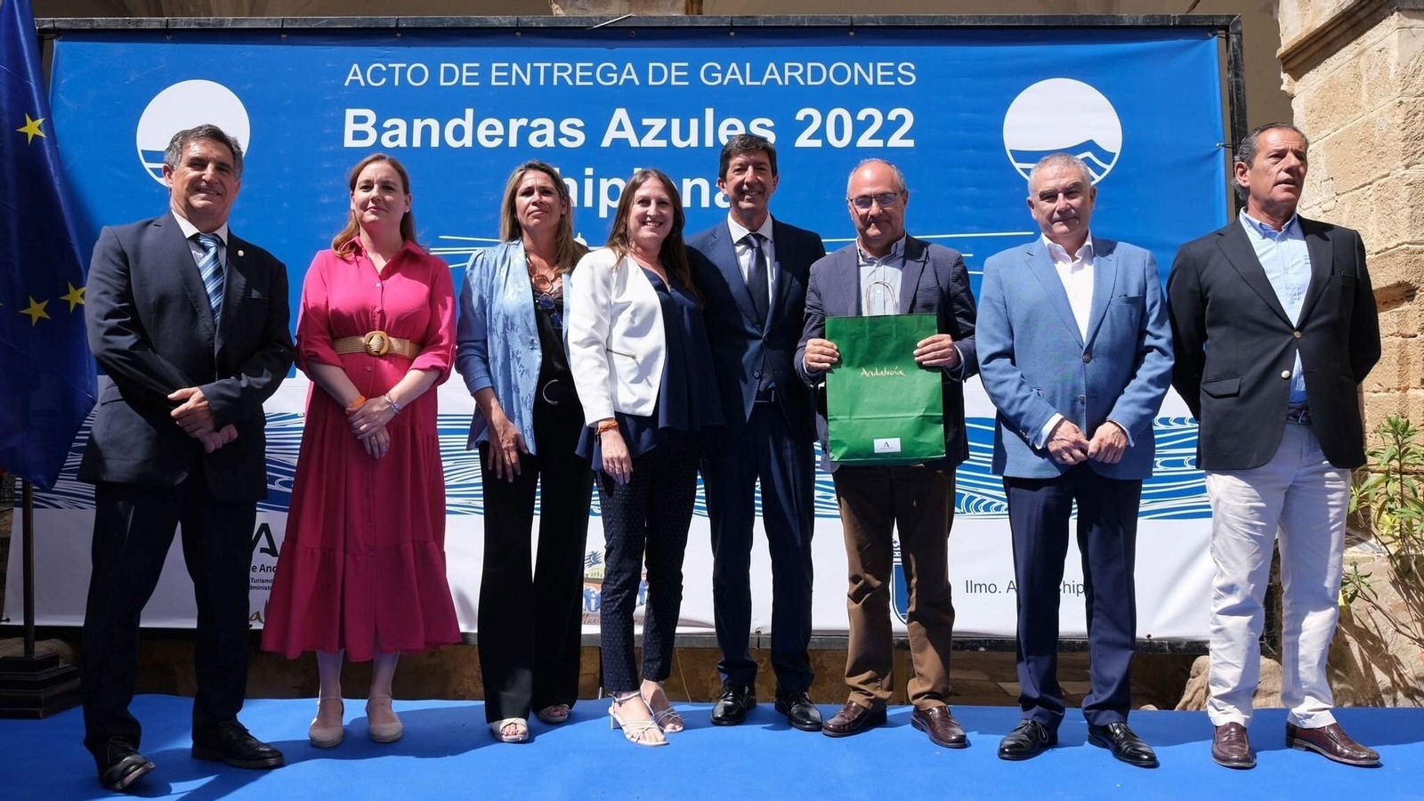 San Fernando recoge una nueva Bandera Azul a las puertas del verano.