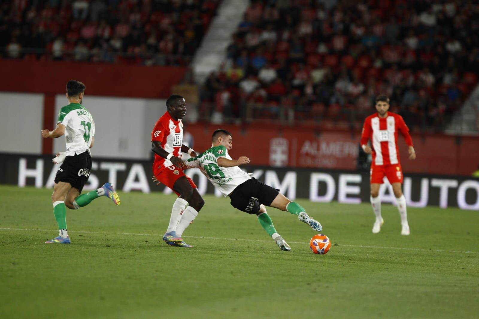 La posible ausencia de Melero, tocado, multiplicaría la importancia de Lopy en la medular