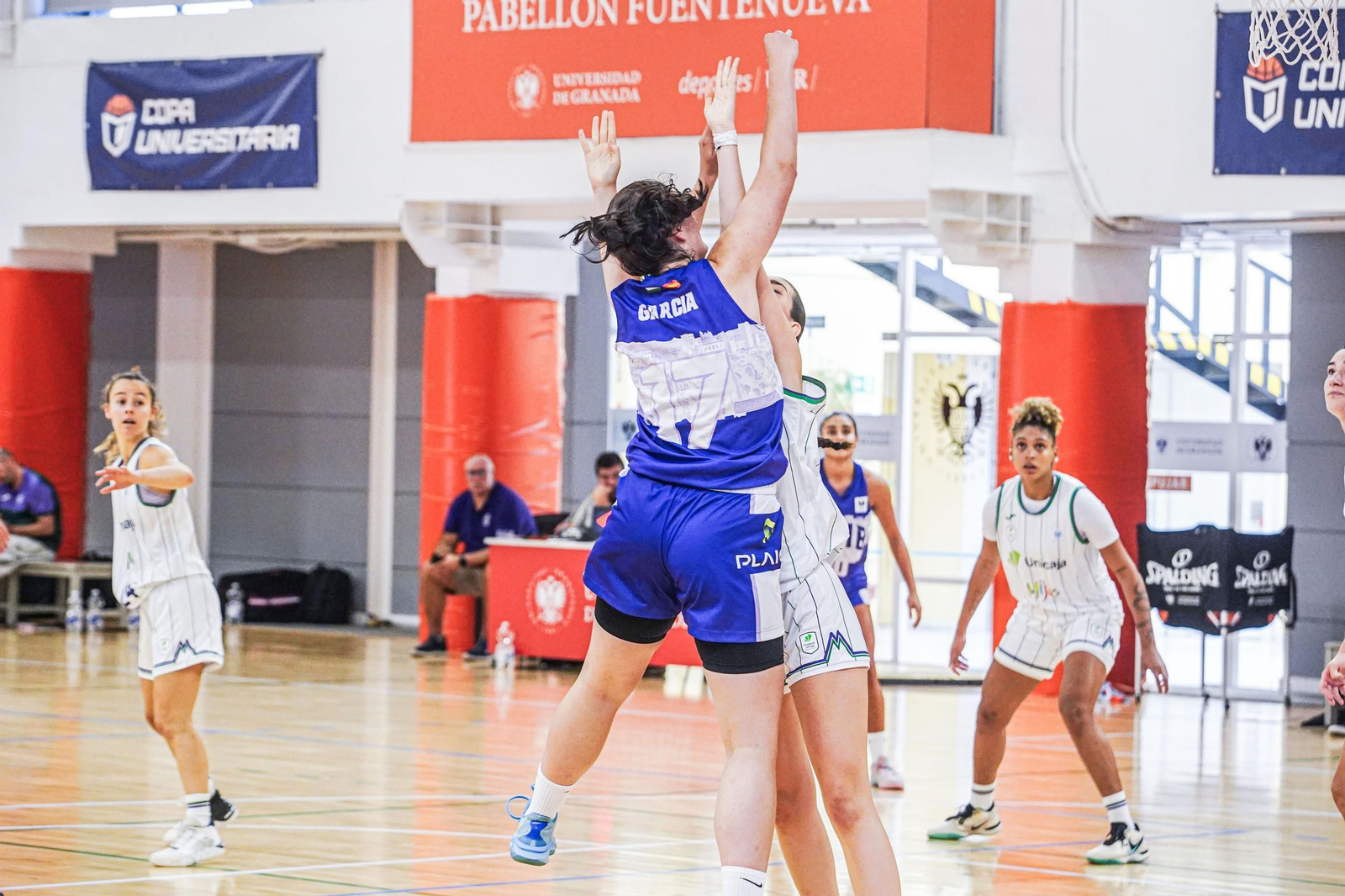 El Unicaja Mijas cierra en Granada una pretemporada invictas