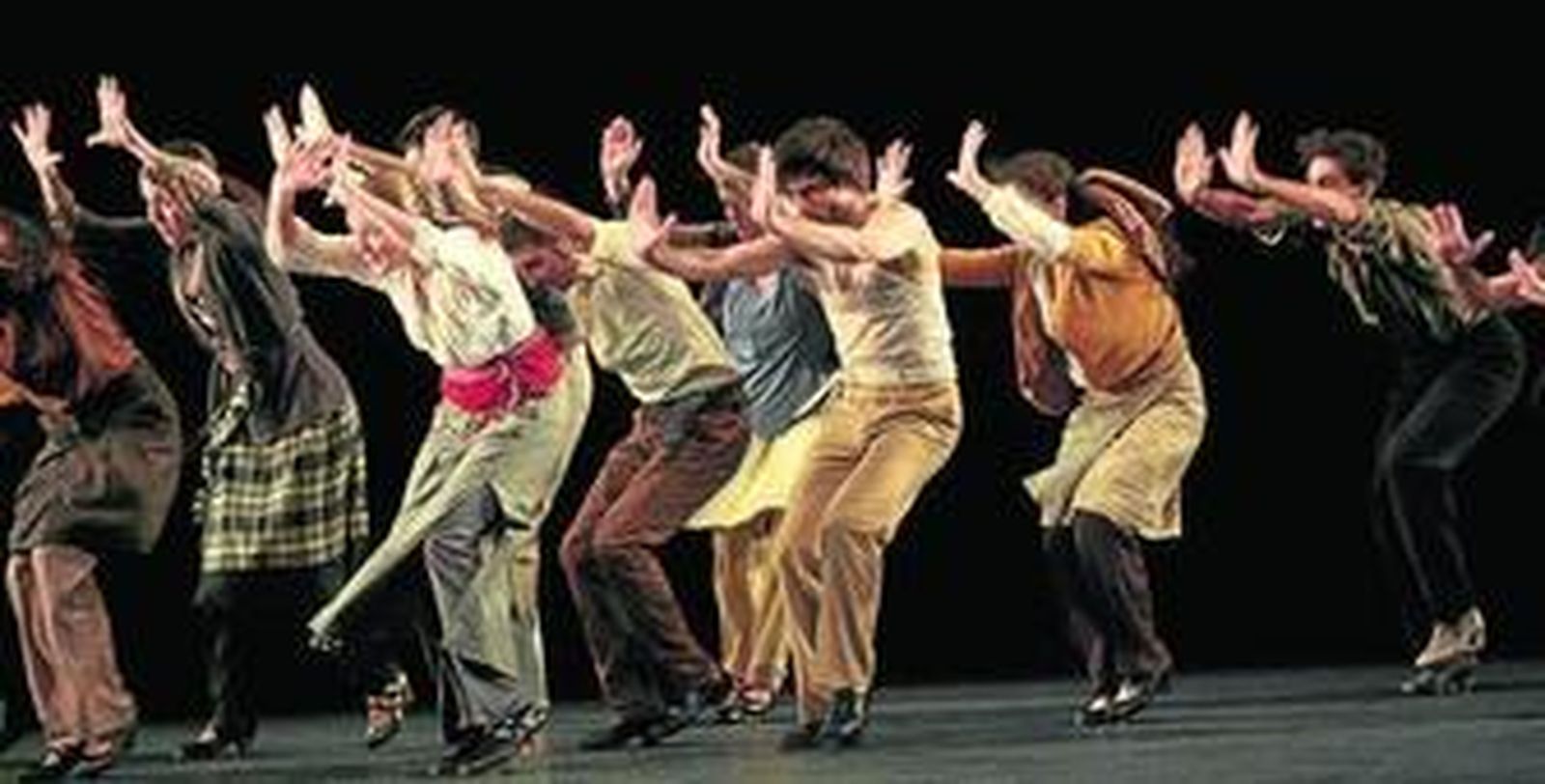 El Pele, inolvidable en la gala inaugural, cantándole a Manuela Carrasco.