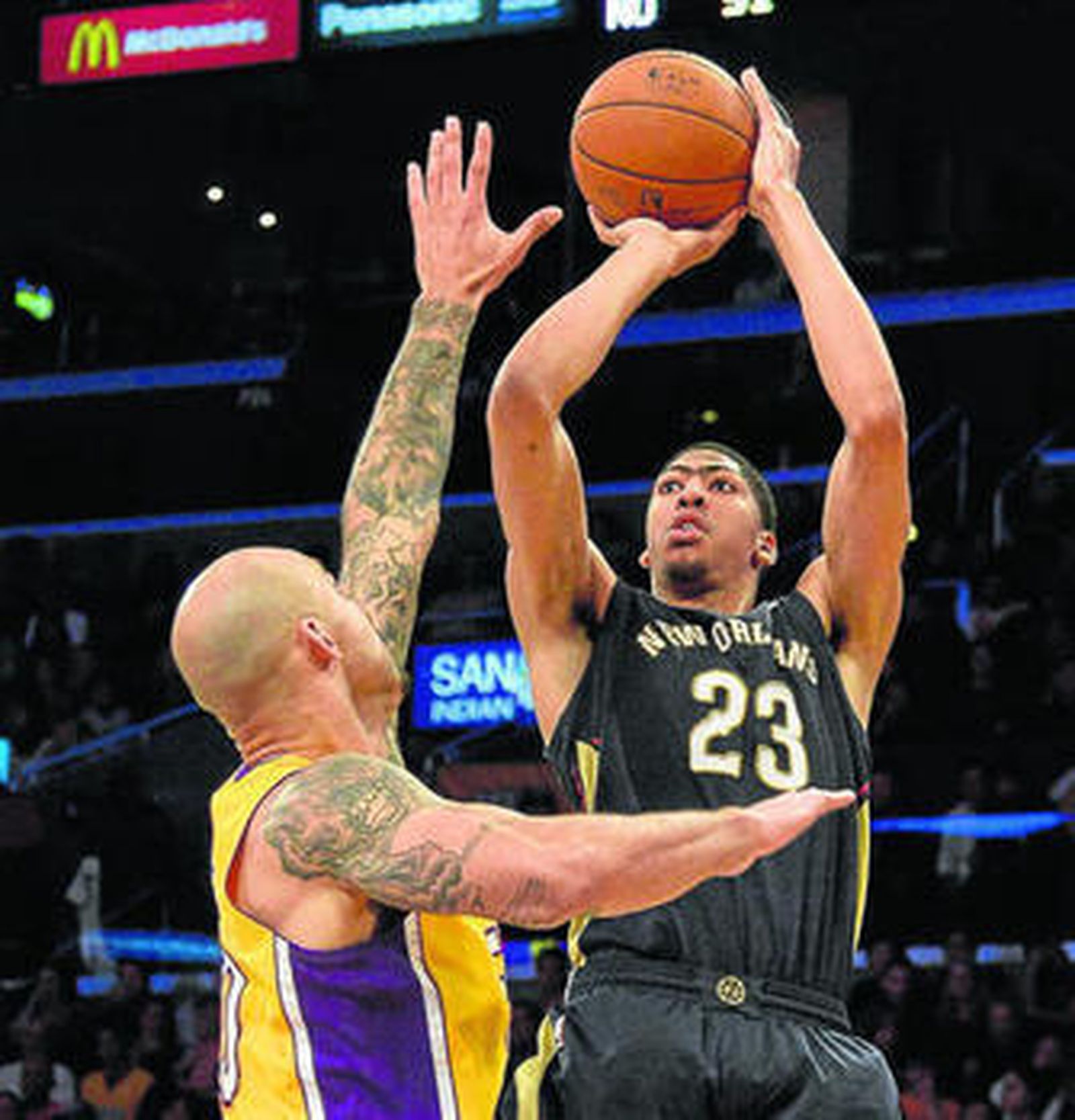 Anthony Davis es la gran sensación en el inicio de la temporada.