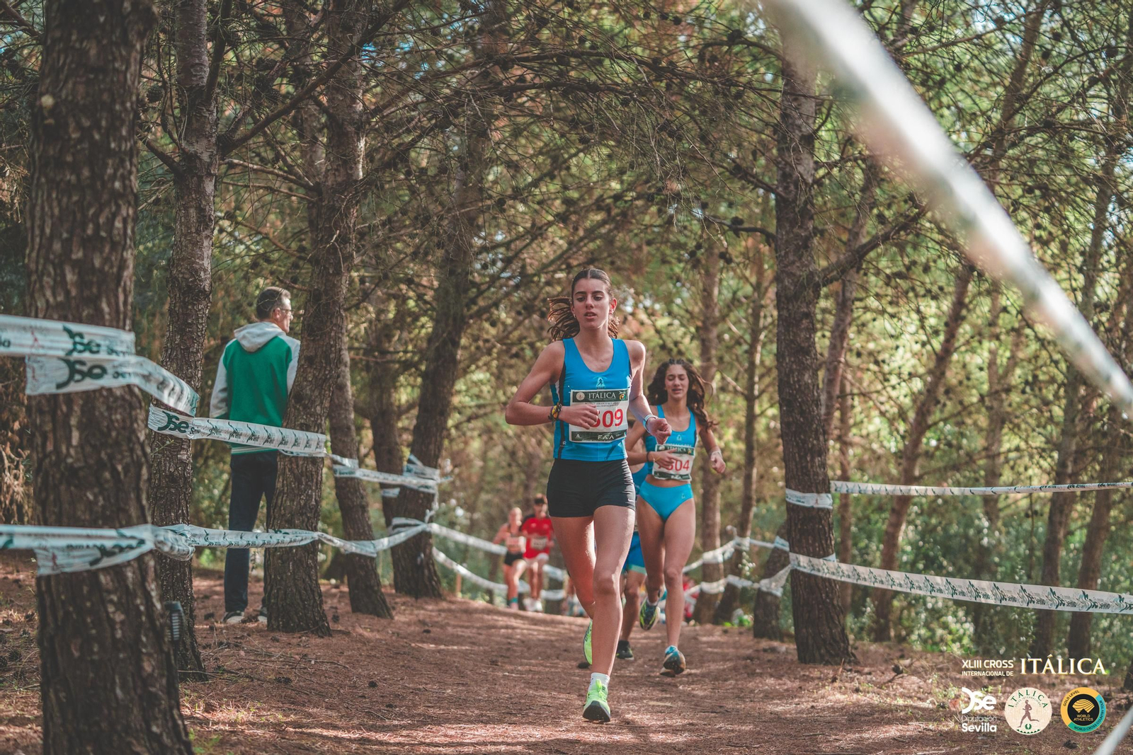 Búscate en las fotos del Cross de Itálica 2025 | 6